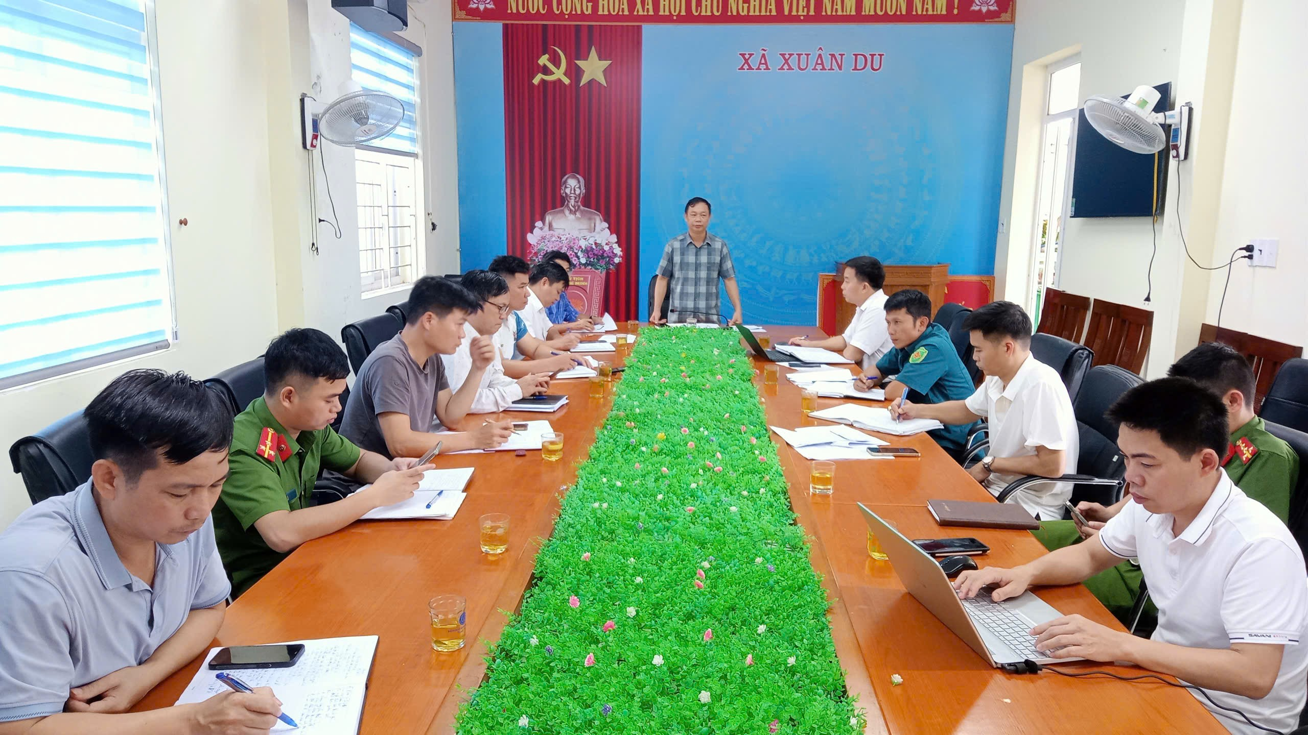 XÃ XUÂN DU TRIỂN KHAI TẶNG QUÀ CỦA NHÀ NƯỚC ĐẾN TOÀN THỂ NHÂN DÂN NHÂN DỊP CÁCH MẠNG THÁNG TÁM VÀ QUỐC KHÁNH MÙNG 2 THÁNG 9