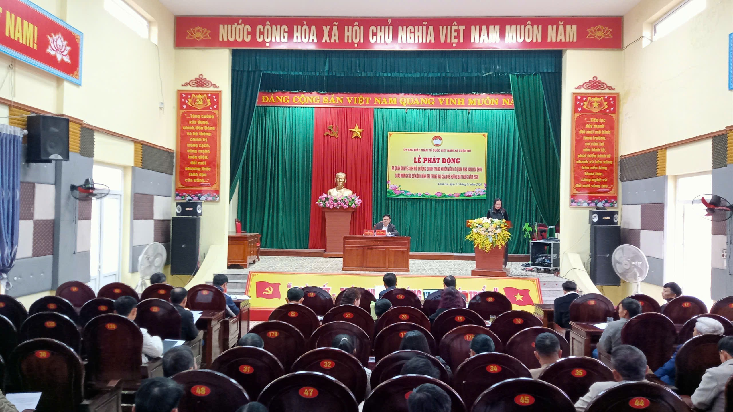 ỦY BAN MTTQ VIỆT NAM XÃ XUÂN DU PHÁT ĐỘNG RA QUÂN DỌN VỆ SINH MÔI TRƯỜNG, CHỈNH TRANG KHUÔN VIÊN CƠ QUAN, NHÀ VĂN HÓA THÔN CHÀO MỪNG CÁC SỰ KIỆN CHÍNH TRỊ NĂM 2026