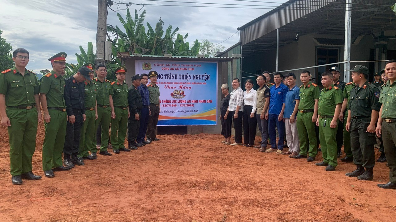 CÔNG AN XÃ XUÂN THÁI RA QUÂN THỰC HIỆN CÔNG TRÌNH THIỆN NGUYỆN CHÀO MỪNG 80 NĂM NGÀY TRUYỀN THỐNG LỰC LƯỢNG ANND