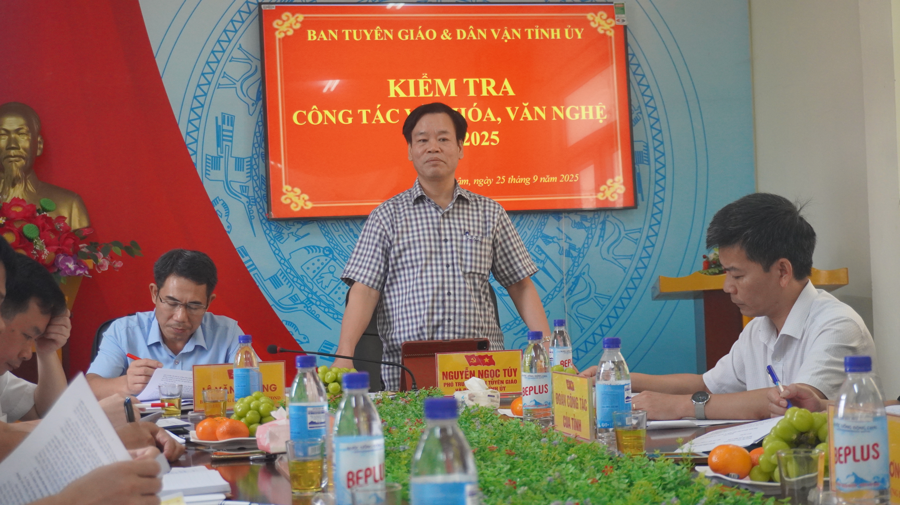 Ban Tuyên giáo và Dân vận Tỉnh ủy làm việc tại xã Mậu Lâm