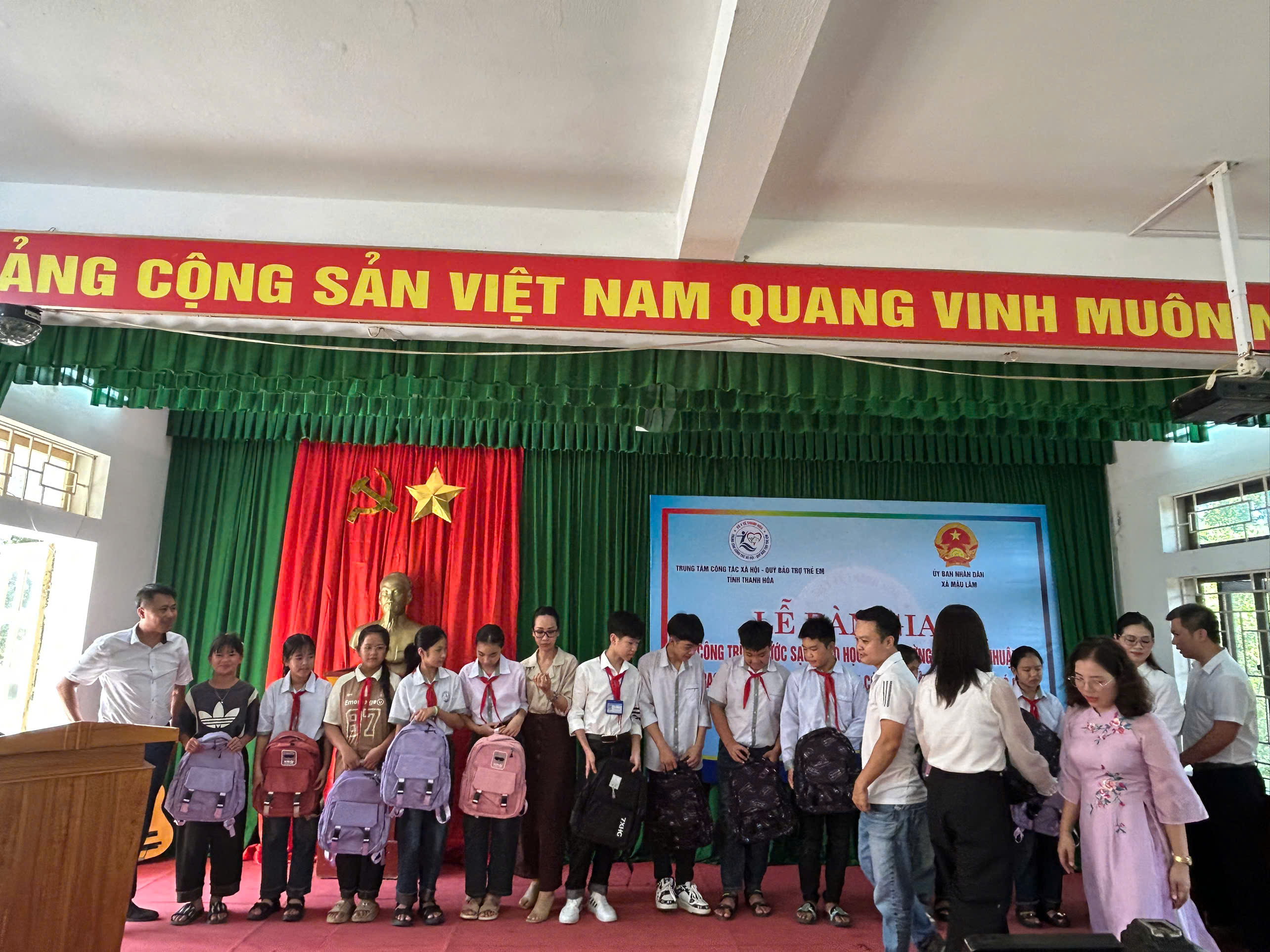Anh-tin-bai