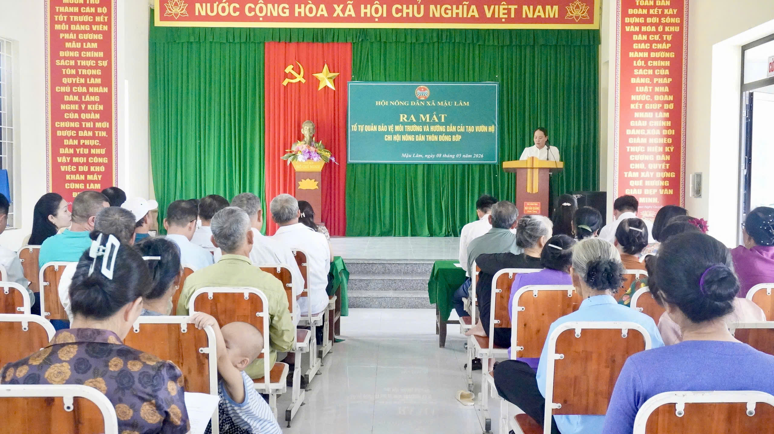 Hội Nông dân xã Mậu Lâm ra mắt mô hình tự quản bảo vệ môi trường.