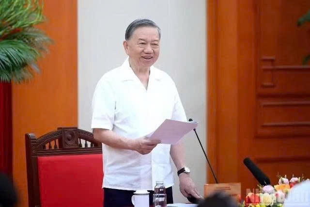 Gắn chặt xây dựng Đảng với xây dựng hệ thống chính trị tinh, gọn, hiệu năng, hiệu lực, hiệu quả