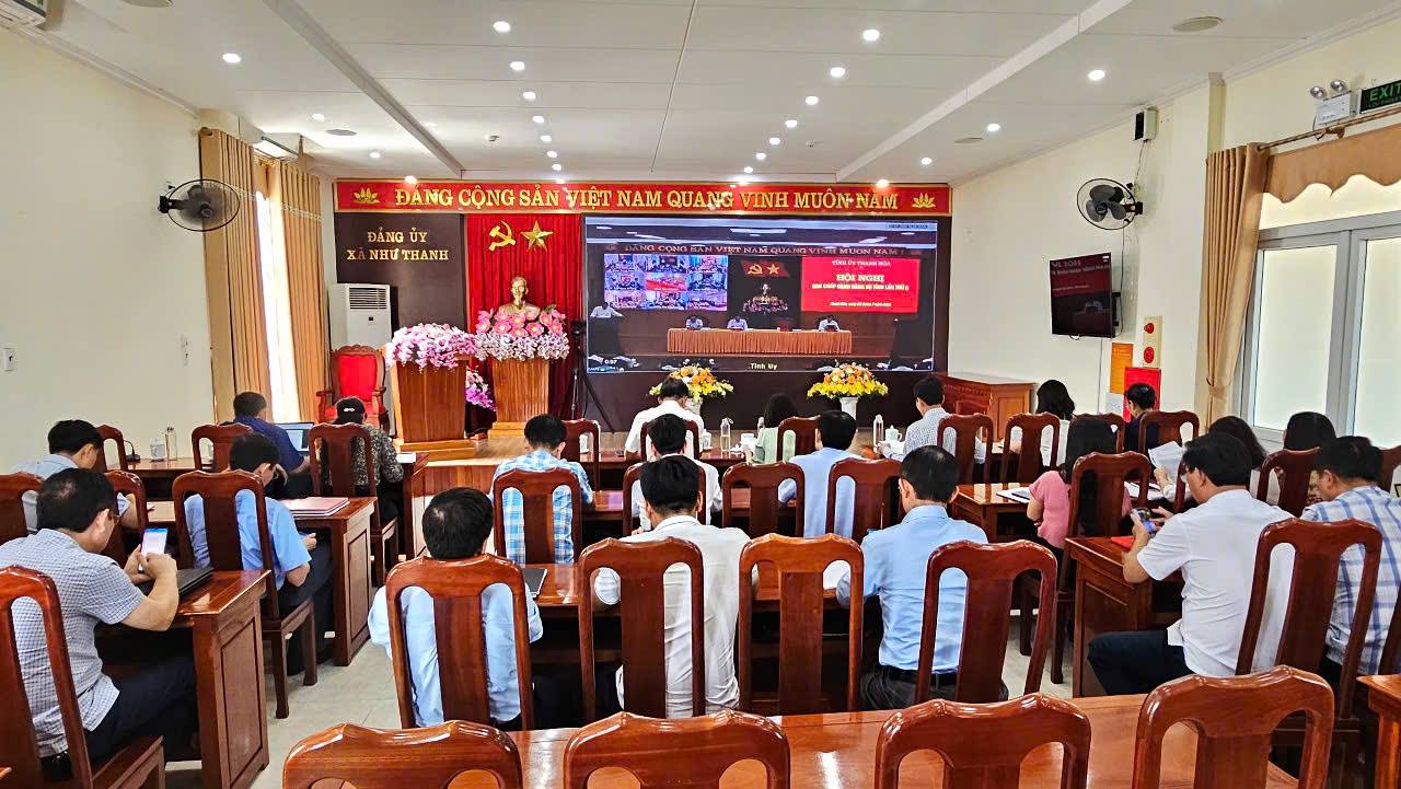 Các đồng chí lãnh đạo xã Như Thanh tham dự Hội nghị lần thứ 9 Ban Chấp hành Đảng bộ tỉnh