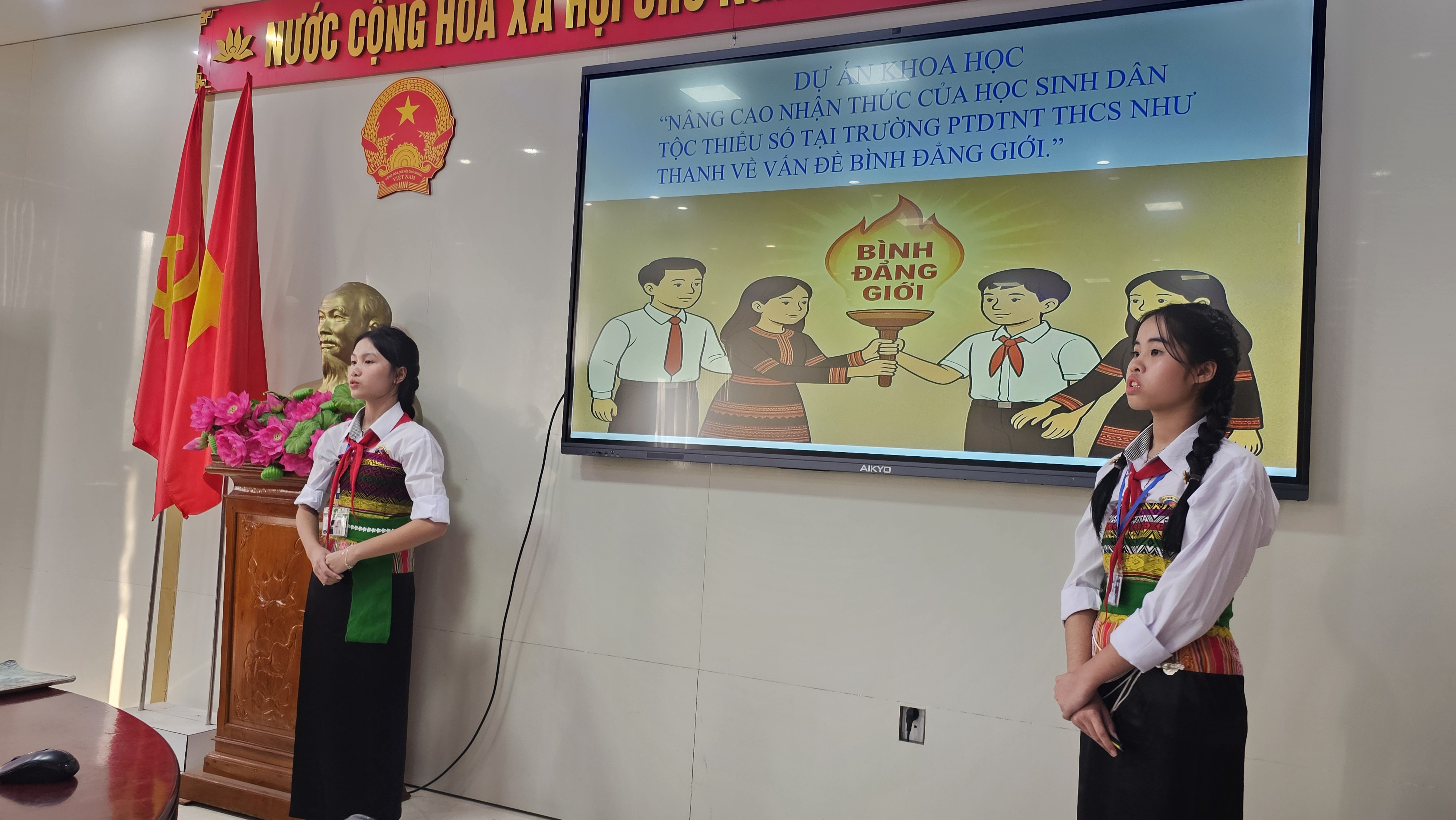 Anh-tin-bai