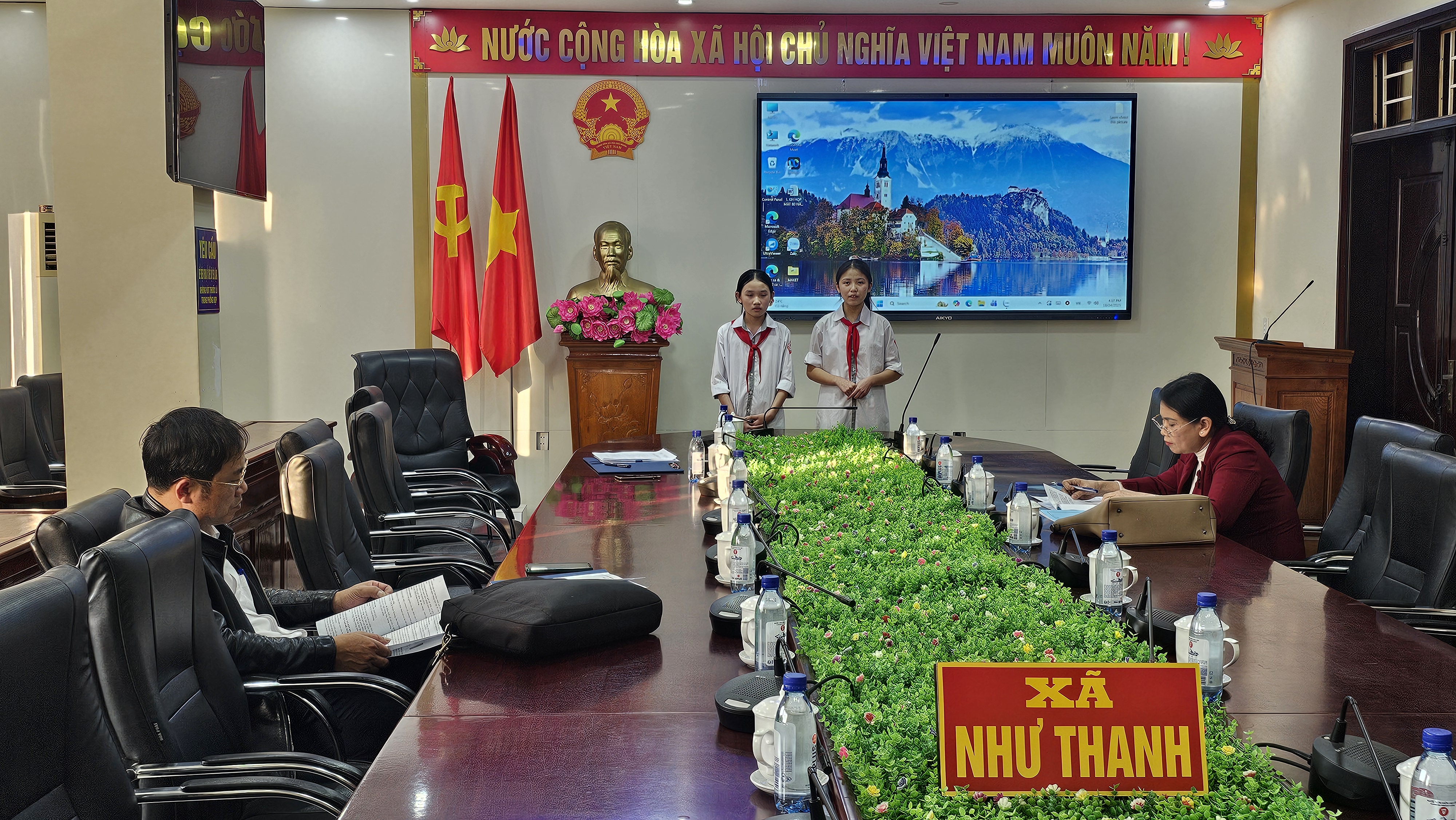 Anh-tin-bai
