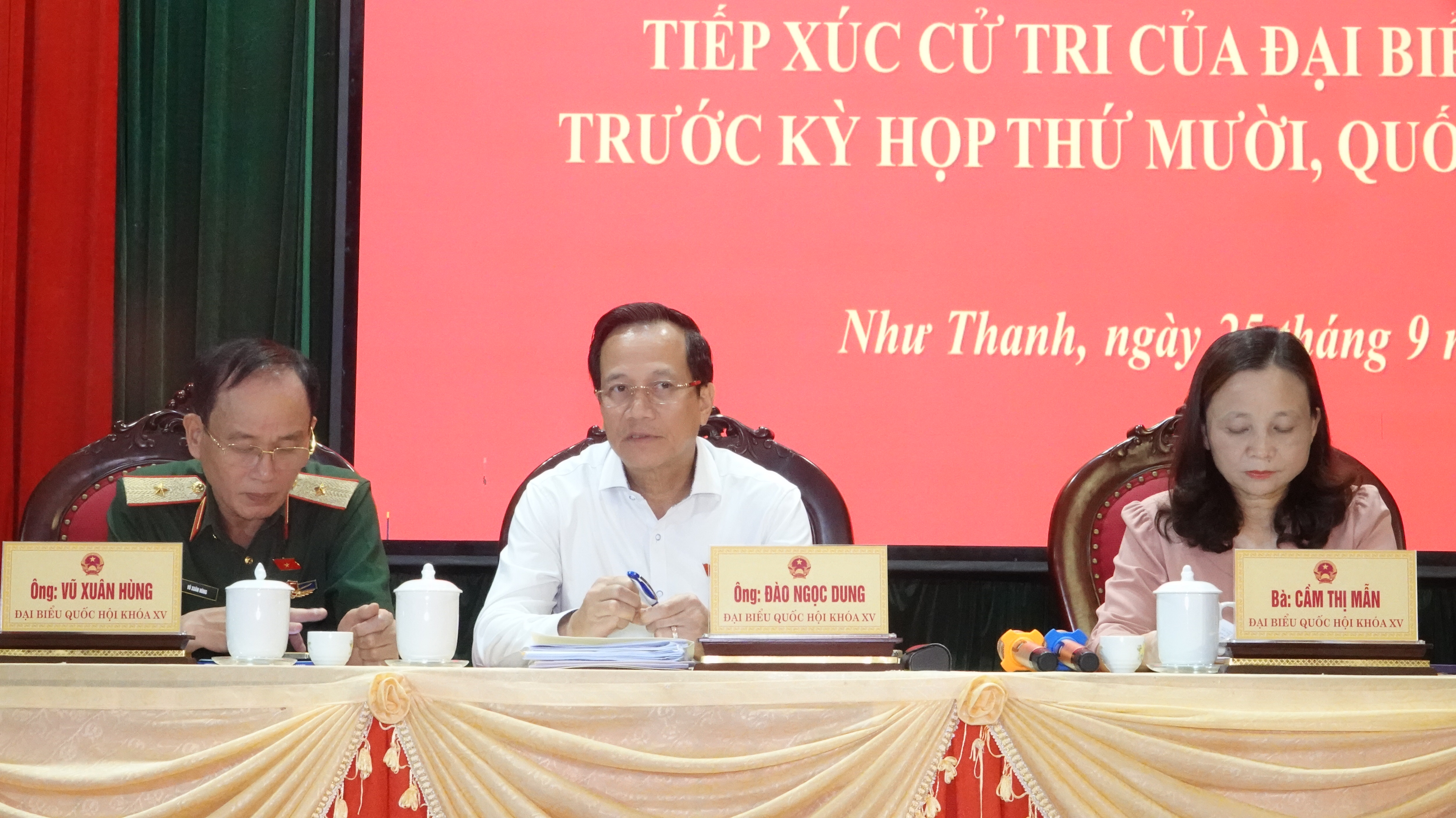 Đoàn đại biểu Quốc hội tỉnh Thanh Hoá tiếp xúc cử tri tại xã Như Thanh