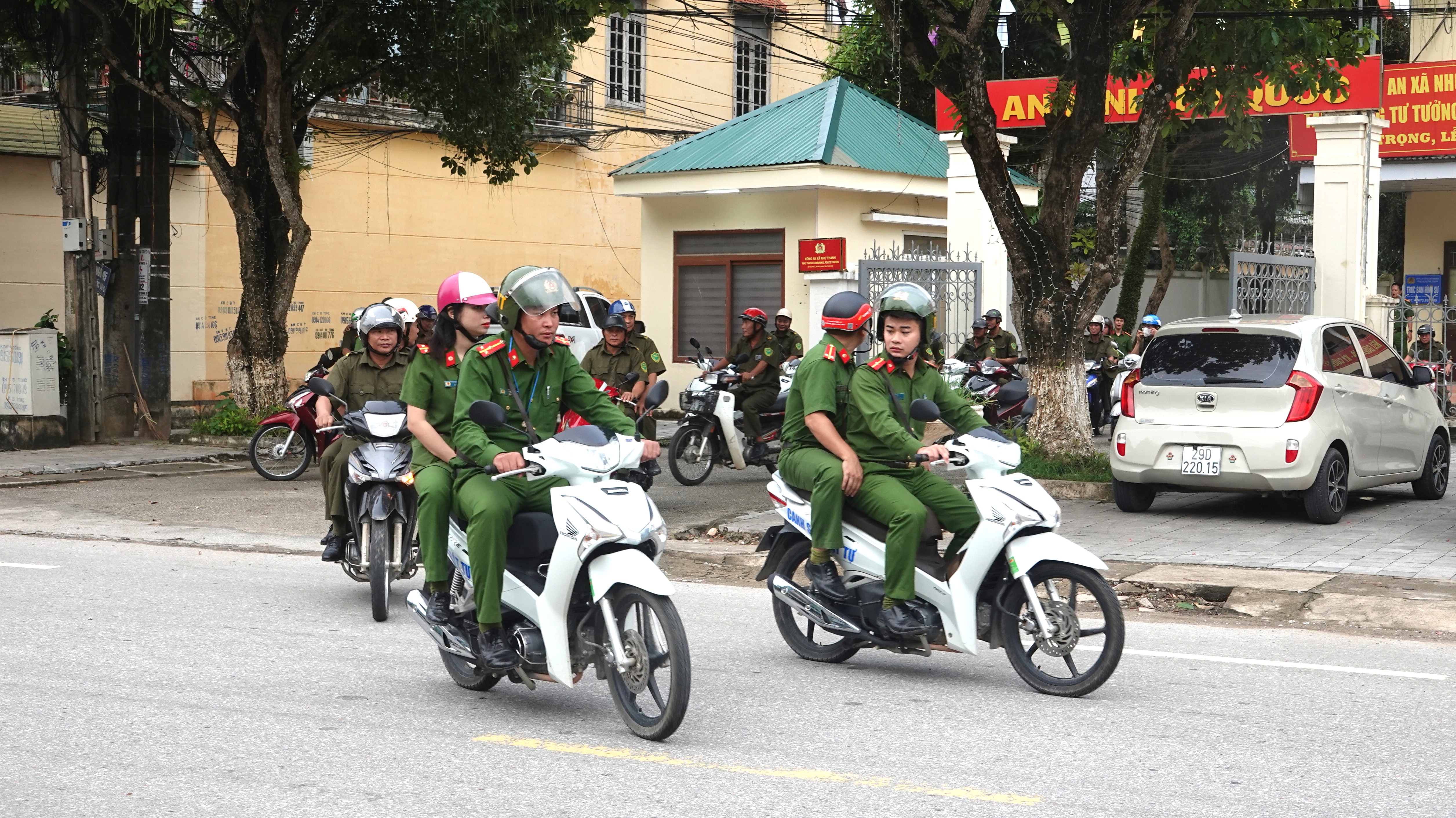 Anh-tin-bai