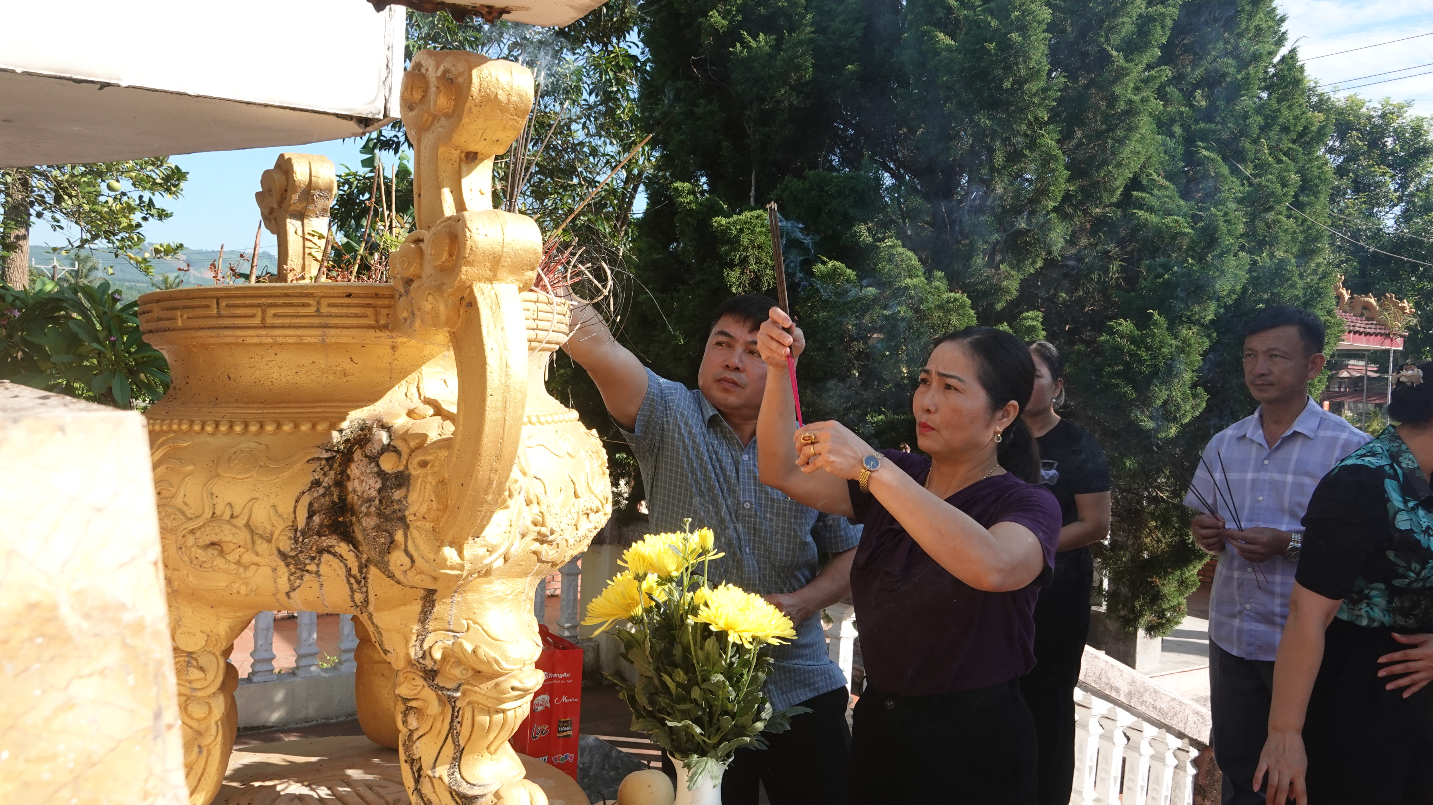 Anh-tin-bai