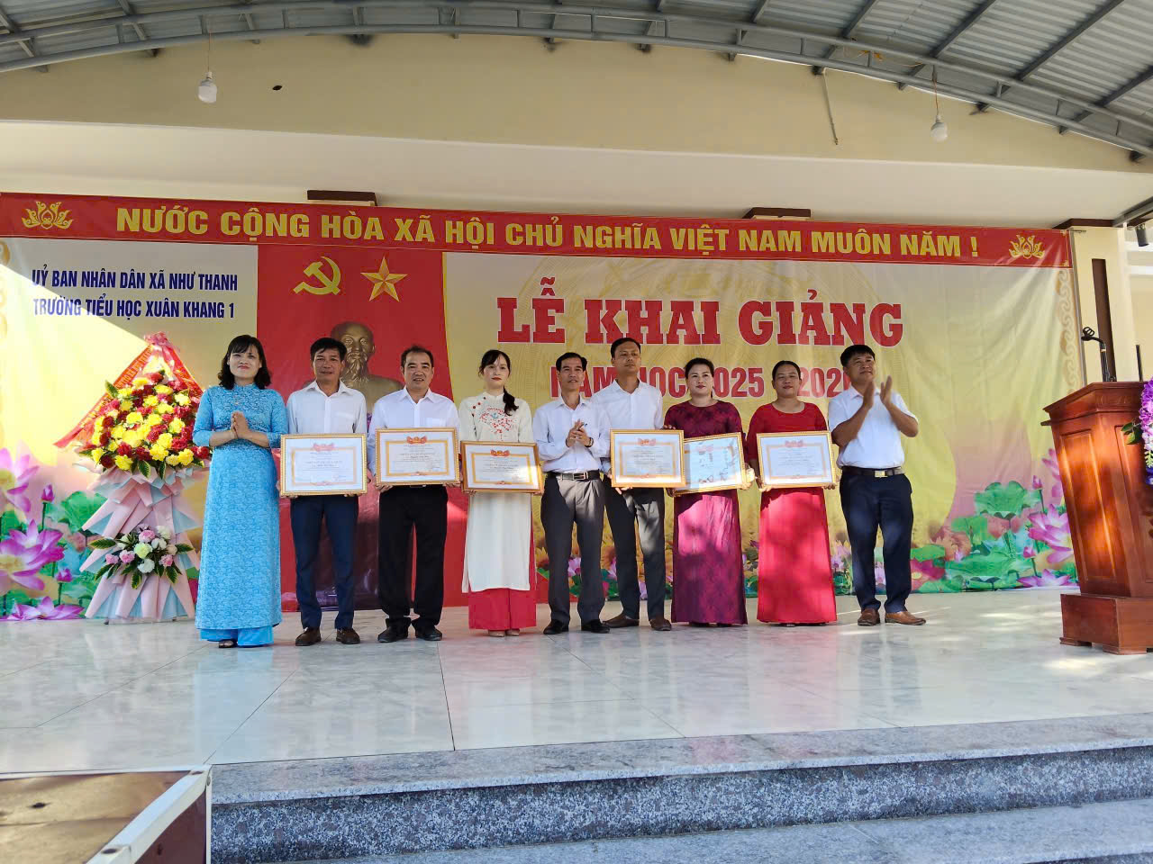 Anh-tin-bai