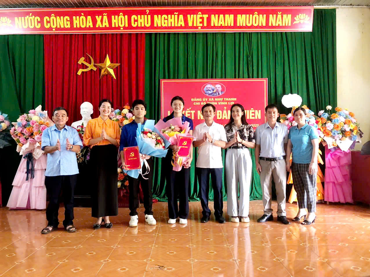 Anh-tin-bai