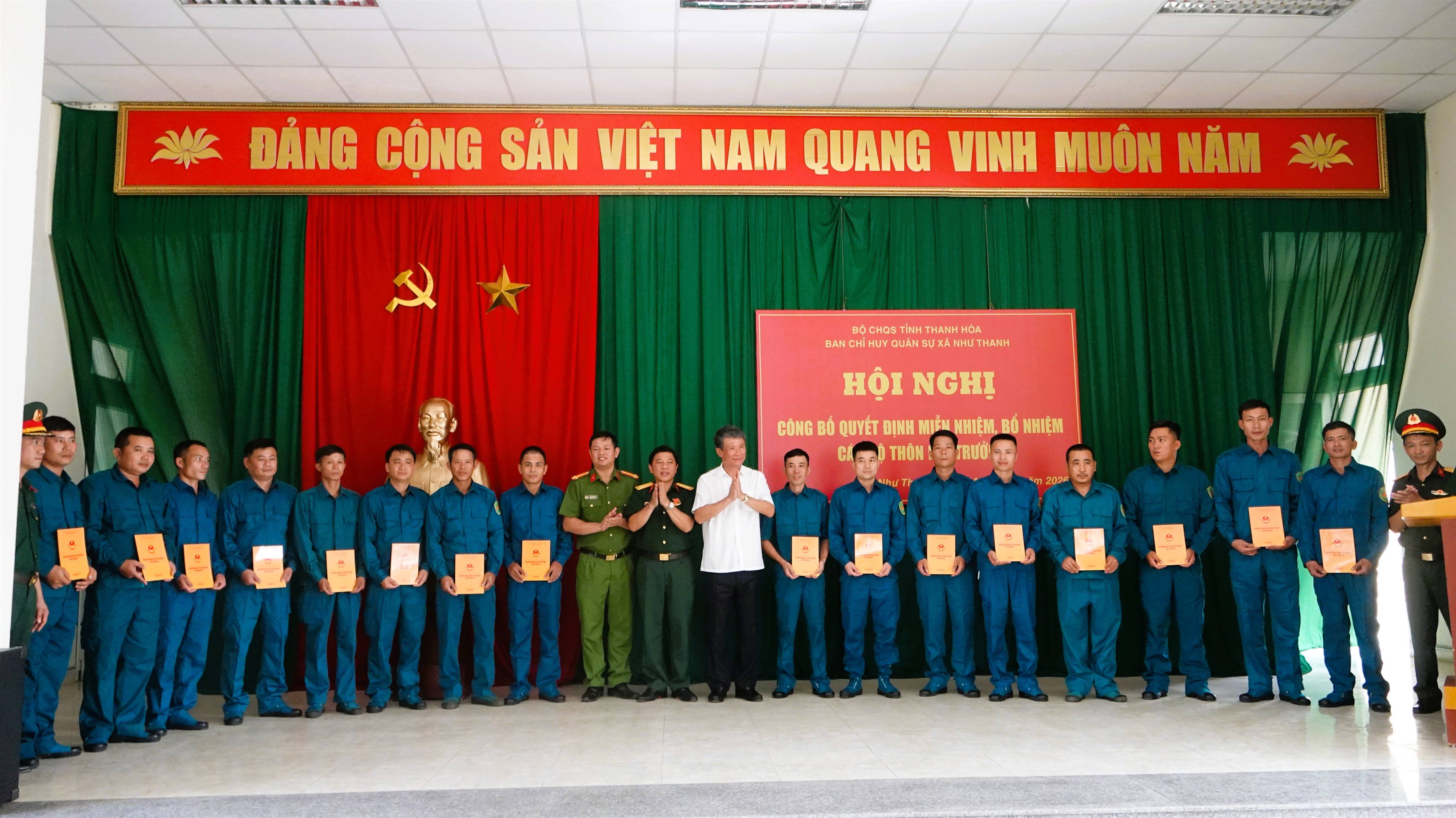 Ban Chỉ huy Quân sự xã Như Thanh công bố Quyết định miễn nhiệm, bổ nhiệm Thôn đội trưởng sau sáp nhập thôn