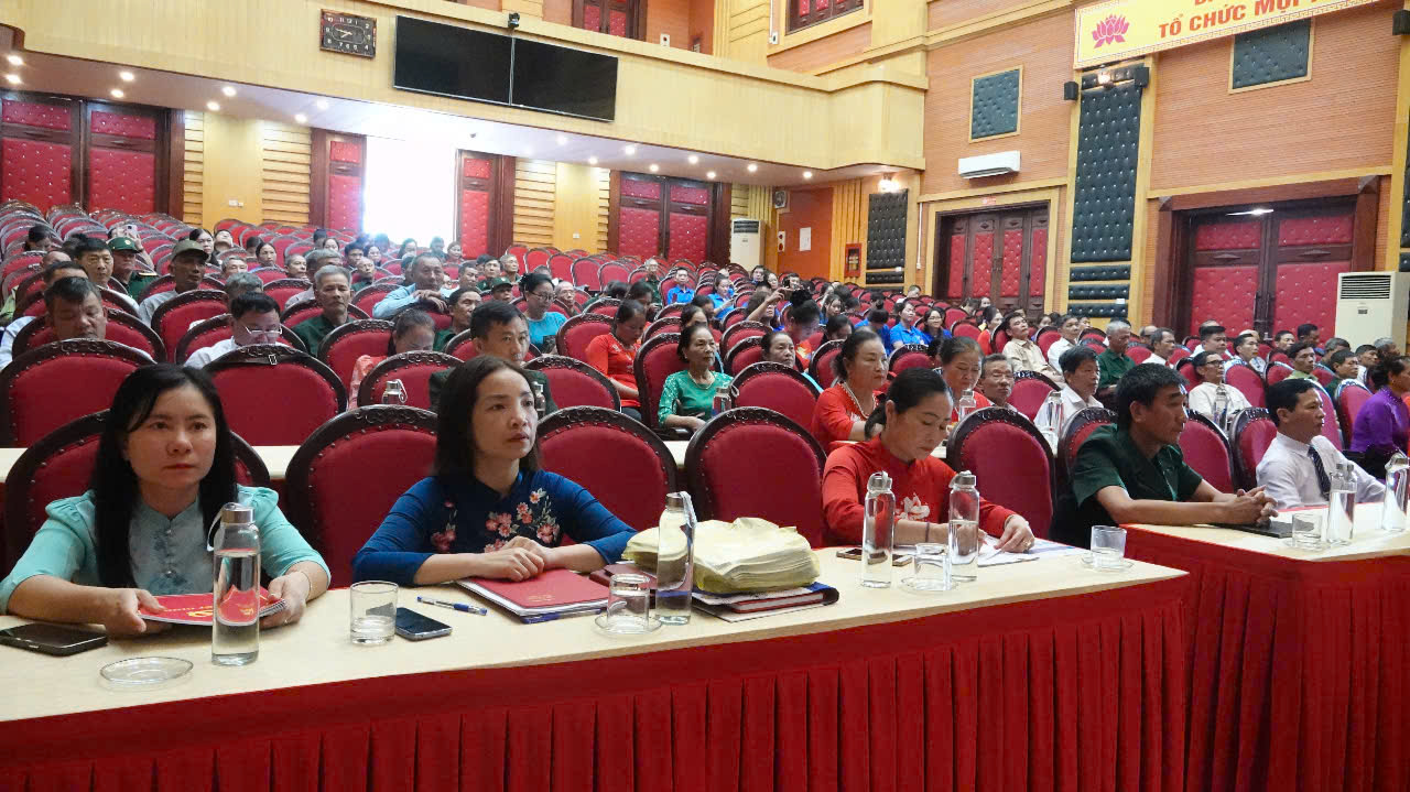 Hội nghị công bố các quyết định của Ủy ban Mặt trận Tổ quốc và các tổ chức chính trị - xã hội.
