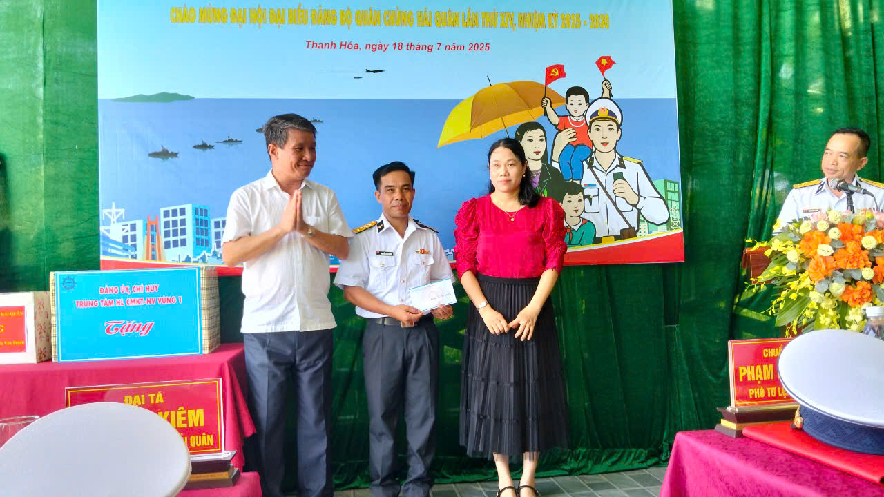 Khánh thành và bàn giao Nhà đồng đội cho quân nhân Nguyễn Văn Thành