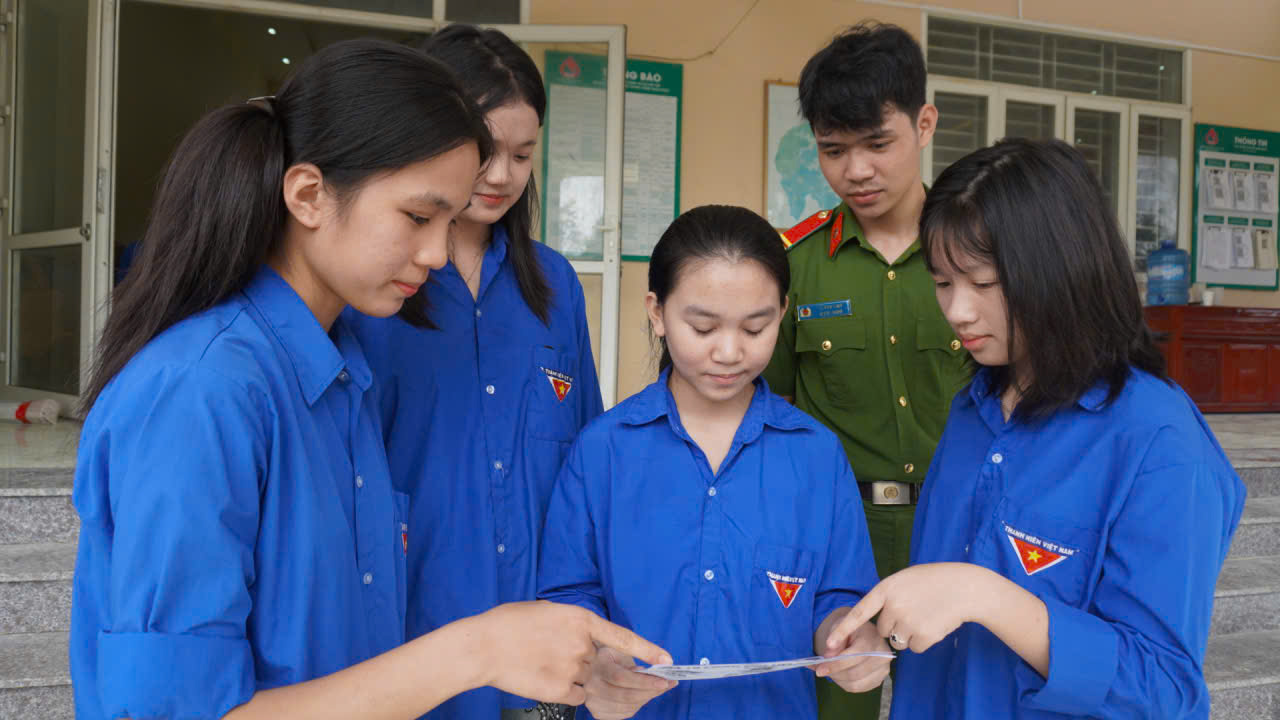 Công an xã Yên Thọ phối hợp Đoàn thanh niên tuyên truyền pháp luật cho hơn 220 đoàn viên
