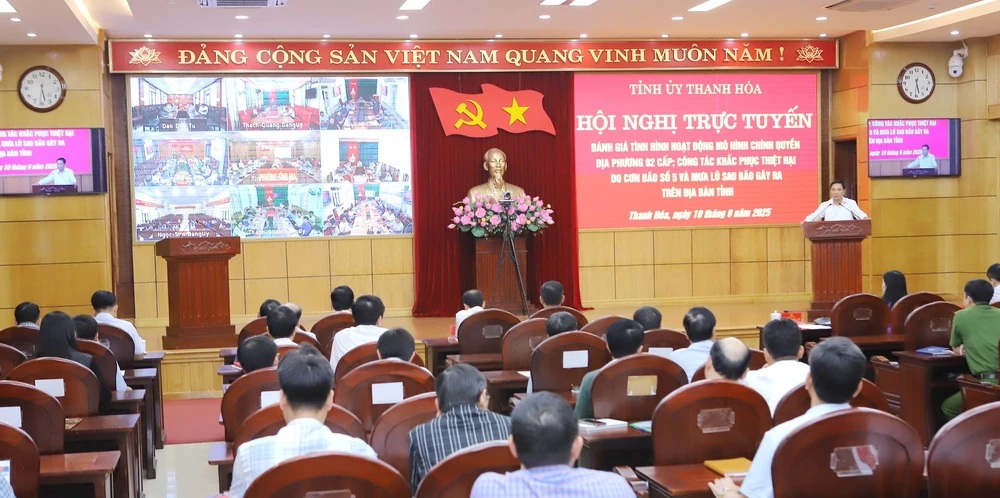 Hội nghị trực tuyến toàn tỉnh đánh giá tình hình hoạt động mô hình chính quyền địa phương 2 cấp; công tác khắc phục thiệt hại do bão số 5 và mưa lũ sau bão gây ra trên địa bàn toàn tỉnh Thanh Hóa. 