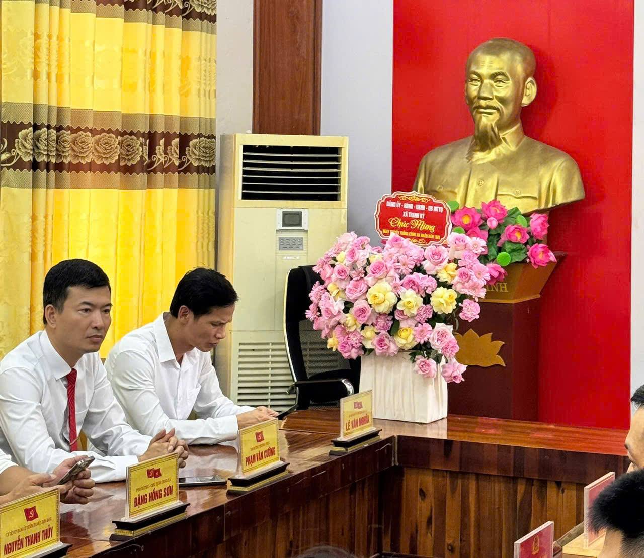 Anh-tin-bai