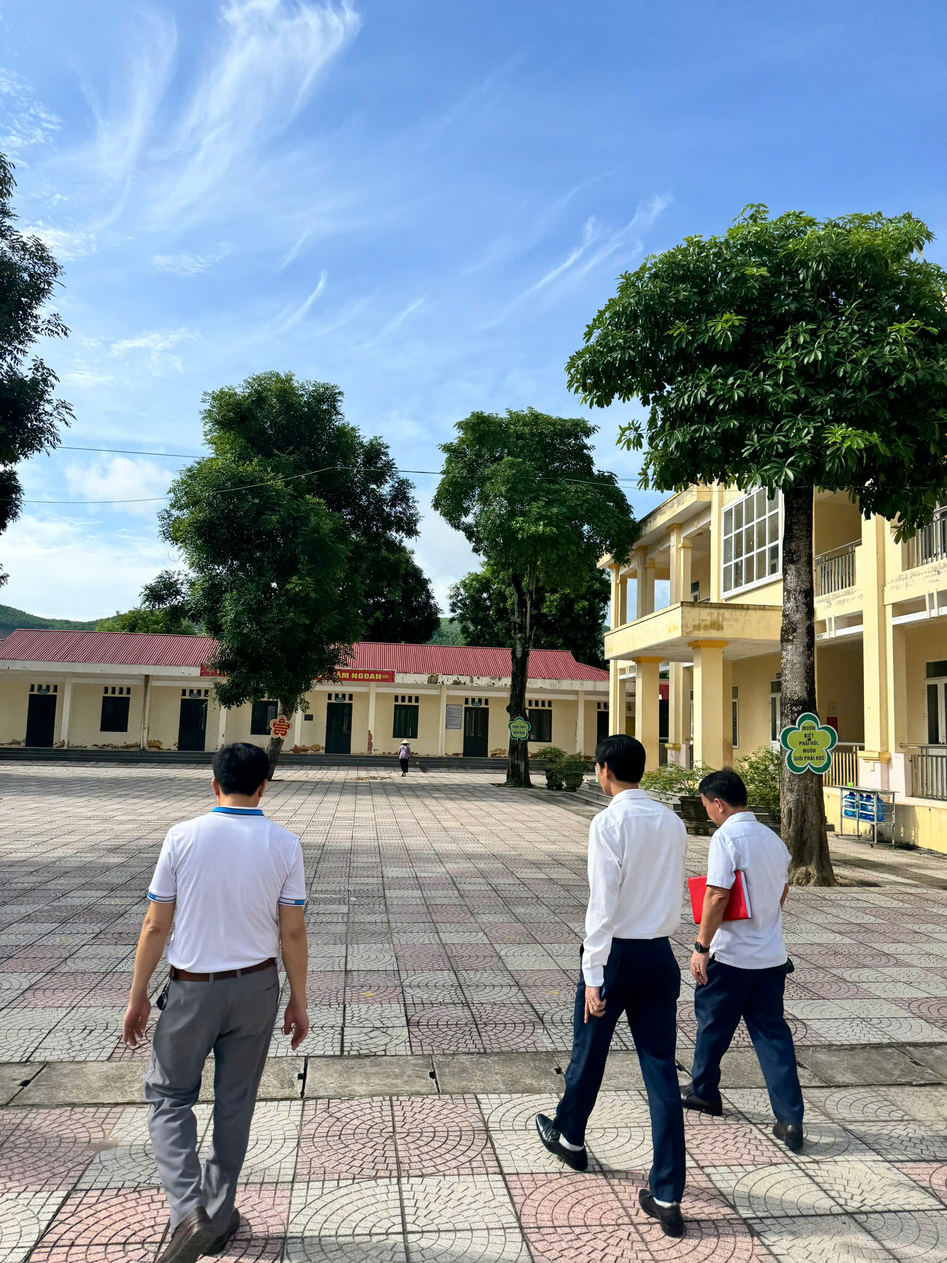 Anh-tin-bai