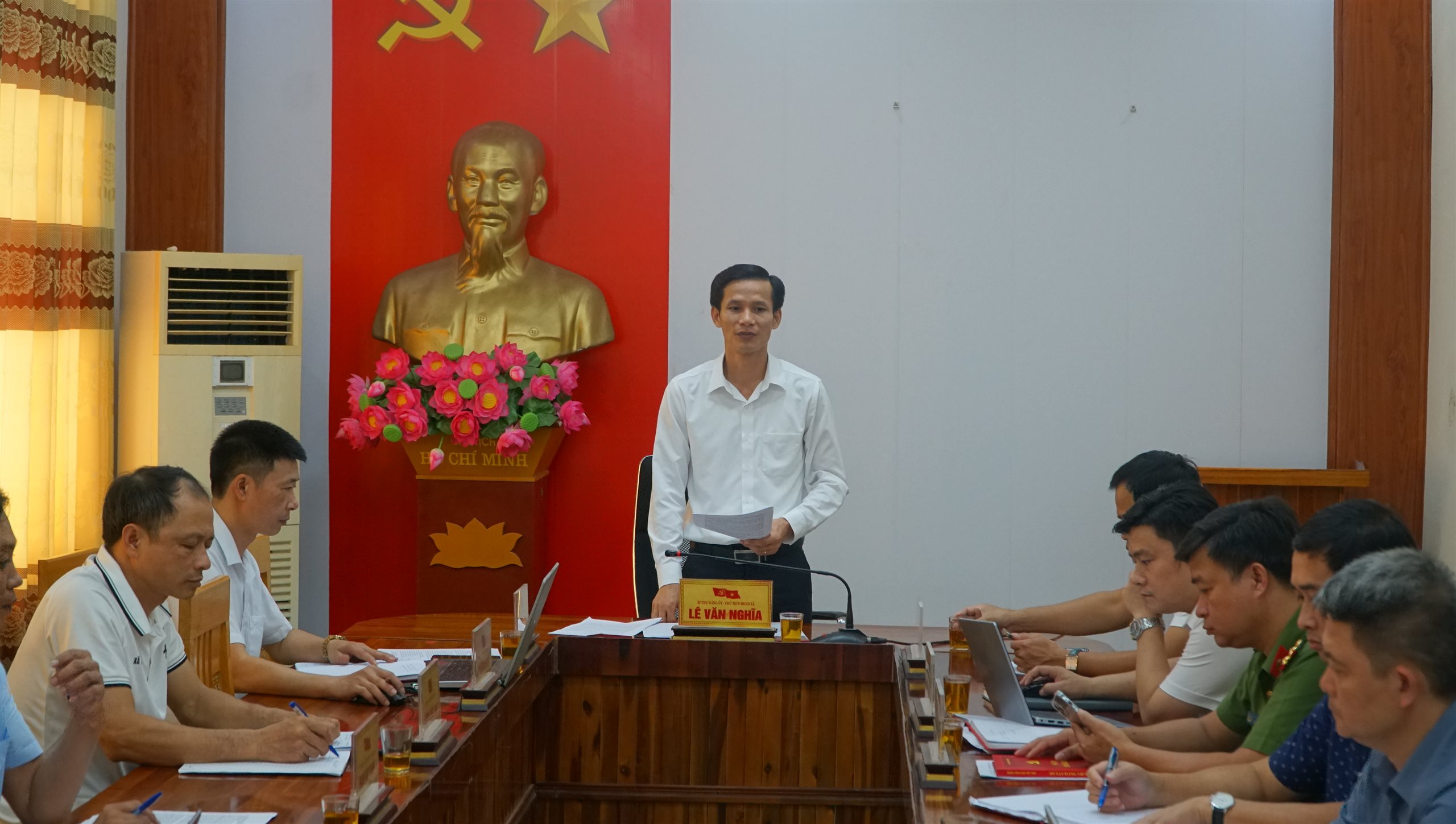 Anh-tin-bai