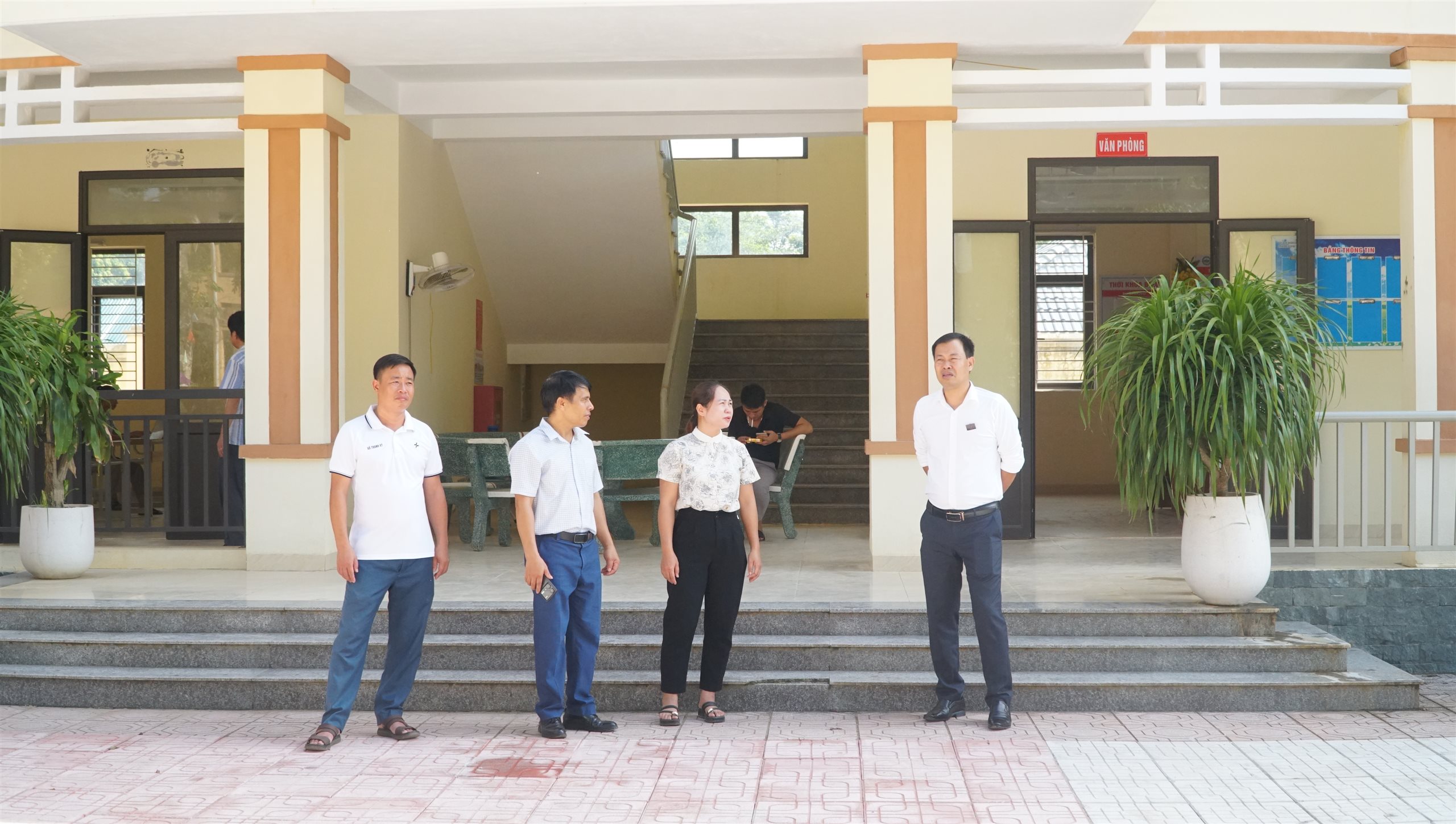 Anh-tin-bai