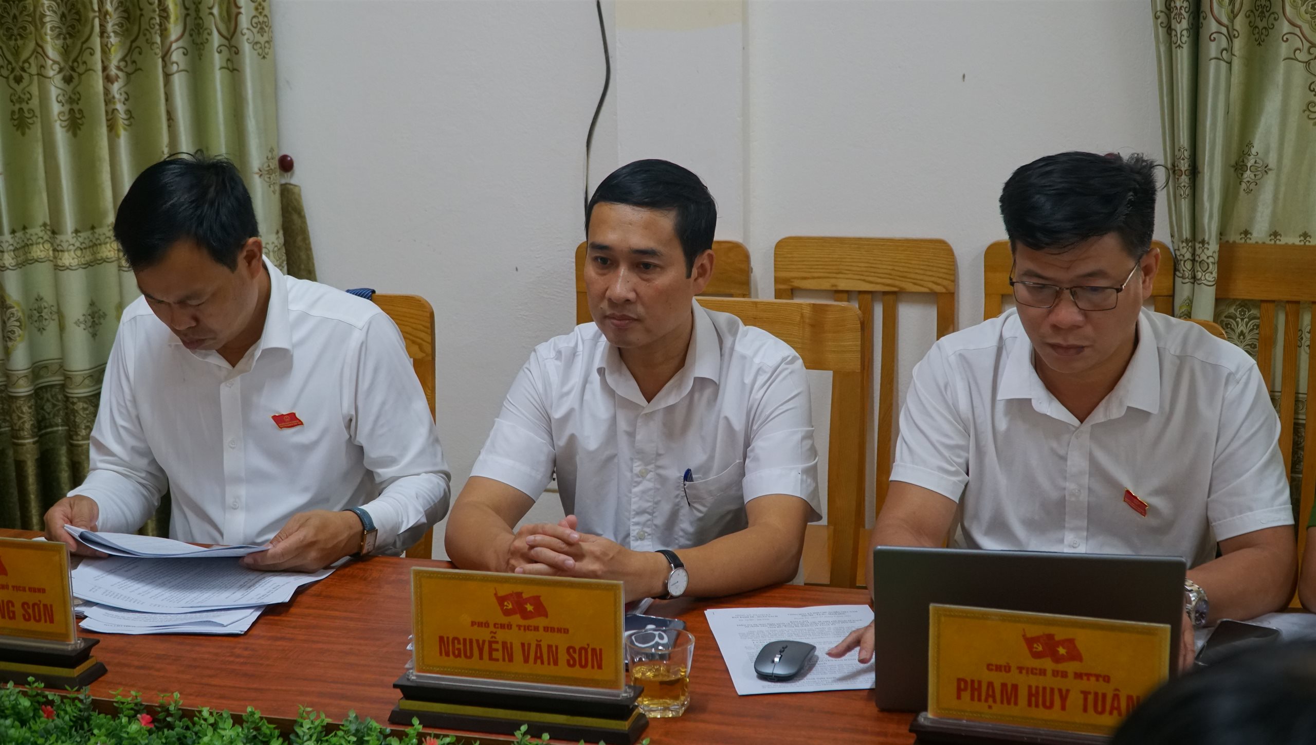 Anh-tin-bai