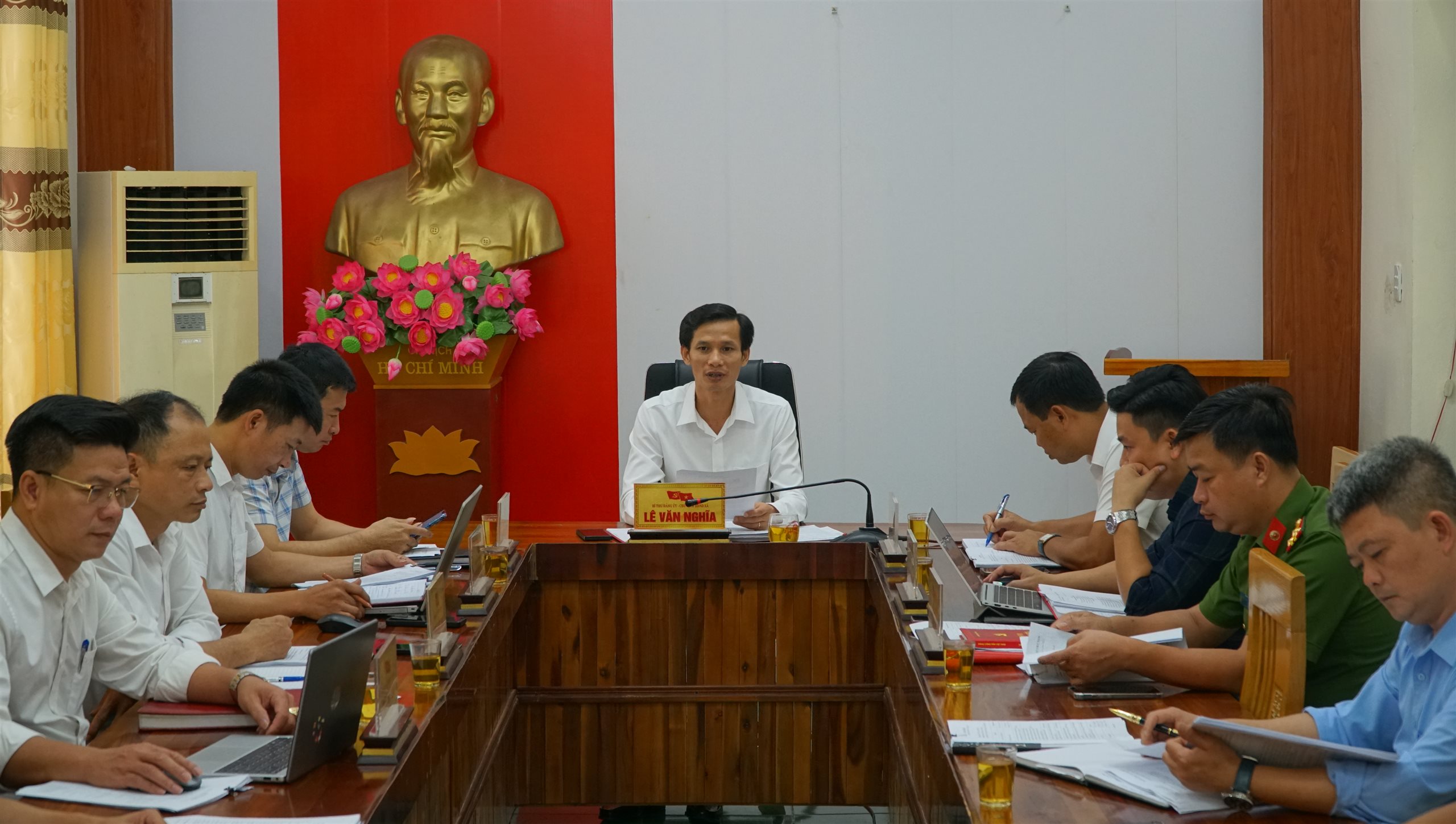 Anh-tin-bai