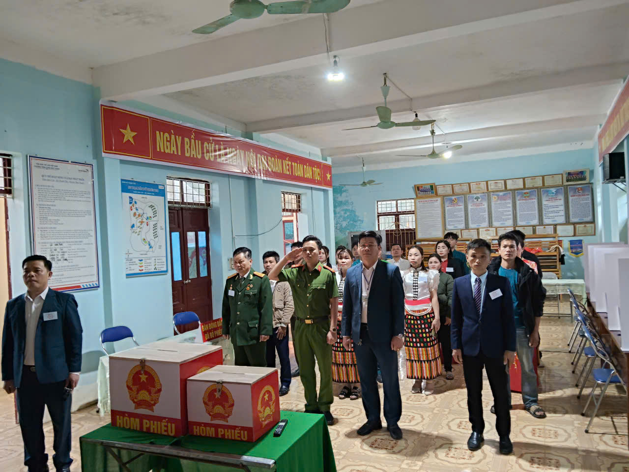 Anh-tin-bai