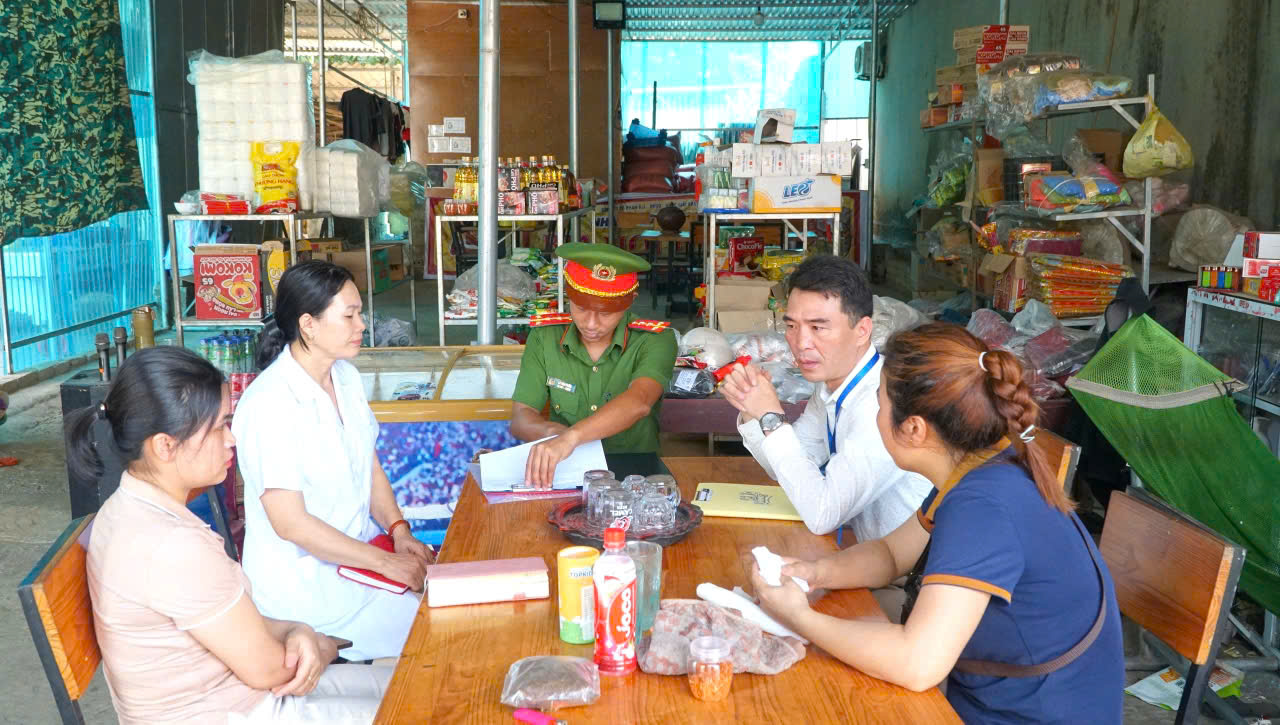 Xã Thanh Kỳ kiểm tra vệ sinh an toàn thực phẩm trước kỳ thi tuyển sinh lớp 10 THPT năm học 2026 - 2027 và kỳ thi tốt nghiệp THPT năm 2026 trên địa bàn xã