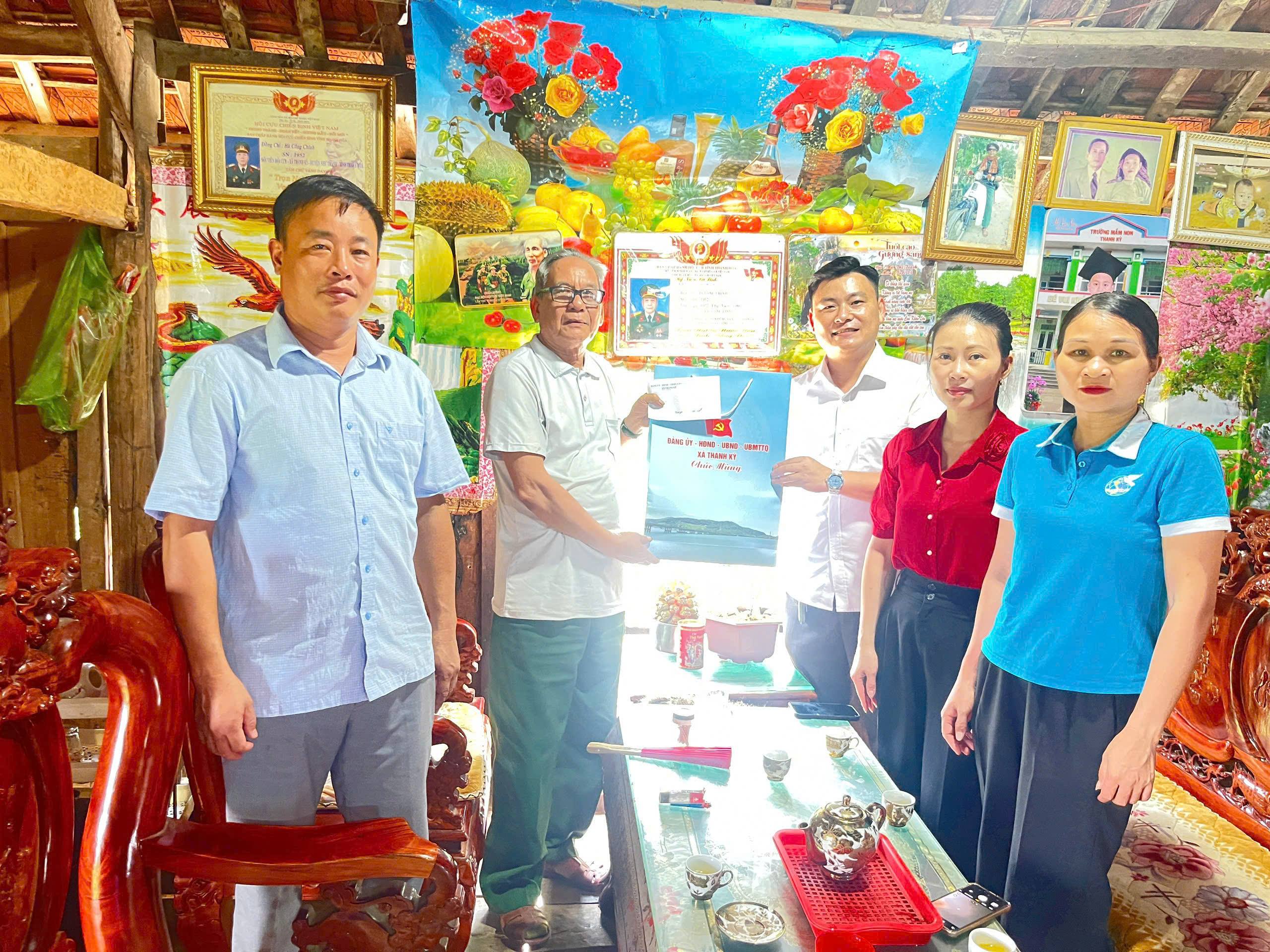 Anh-tin-bai