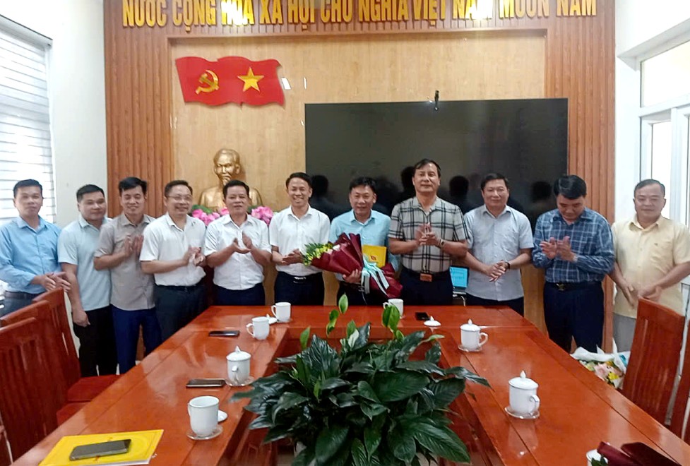 Công bố các Quyết định đối với cán bộ, công chức, viên chức nghỉ chế độ theo Nghị định 178 và Nghị định 67 của Chính phủ.