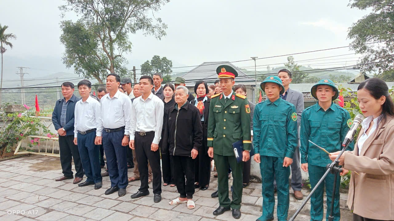 Các đồng chí lãnh đạo xã Thanh Phong dâng hoa, dâng hương tại các Nhà bia Liệt sĩ trên địa bàn xã nhân dịp Tết Nguyên đán Bính Ngọ năm 2026