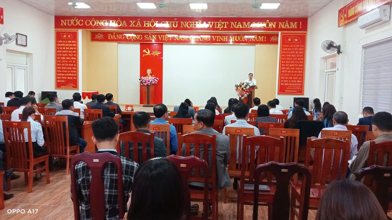 Đảng ủy, HĐND, UBND, Ủy ban MTTQ xã Thanh Phong đã tổ chức buổi gặp mặt cán bộ, công chức, viên chức và người lao động nhân dịp tết nguyên đán Bính Ngọ