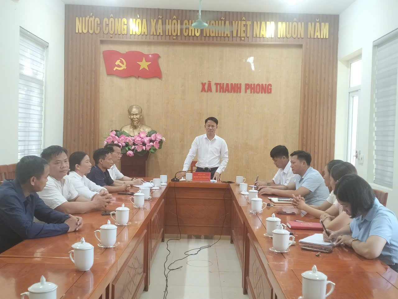 UBND xã ThanhPhong gặp mặt cán bộ Bán chuyên trách nghỉ chế độ theo Nghị Định 154 của Chính Phủ.