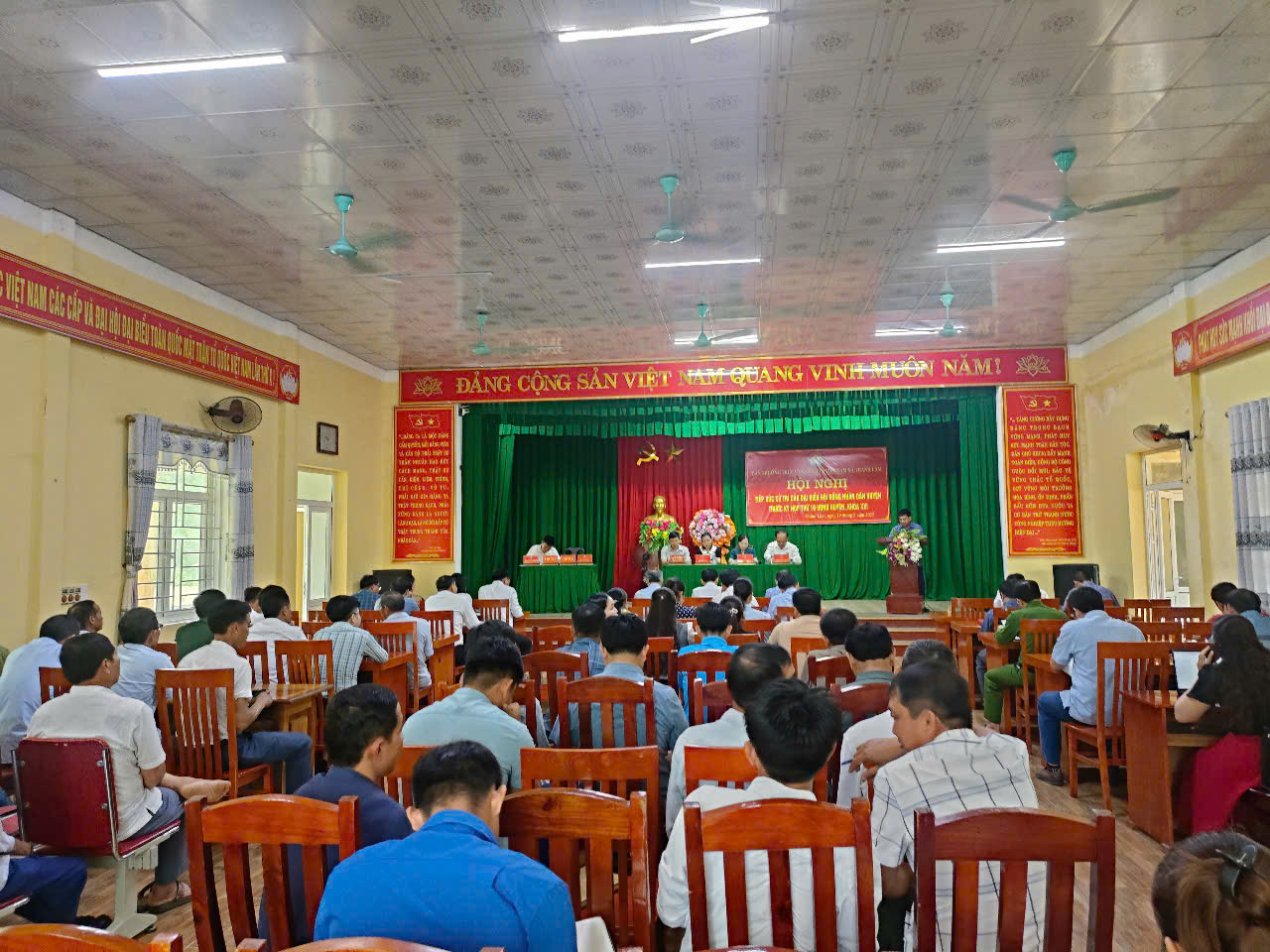 quang cảnh hội nghị.jpg
