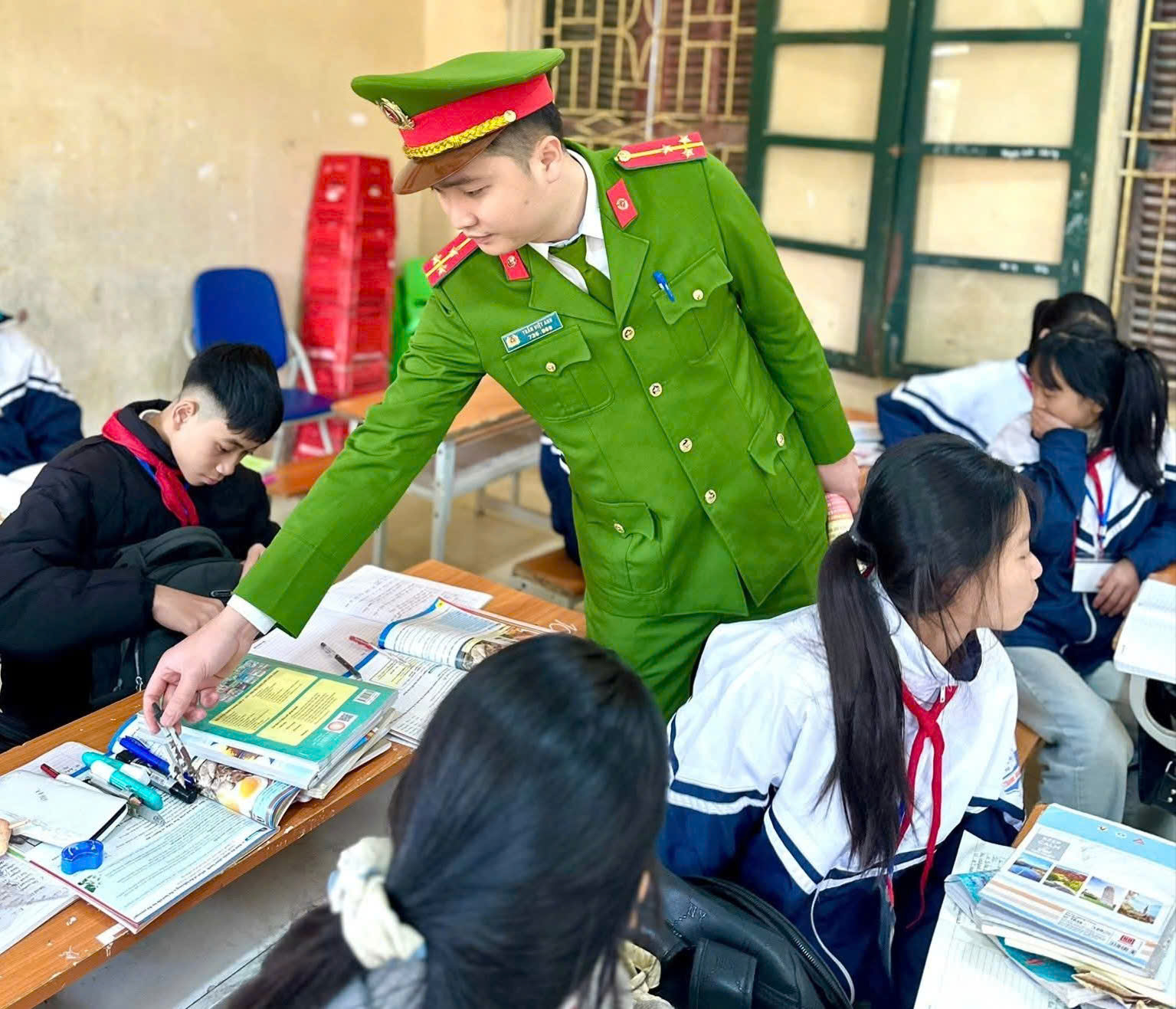 Anh-tin-bai