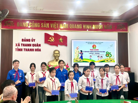 Anh-tin-bai