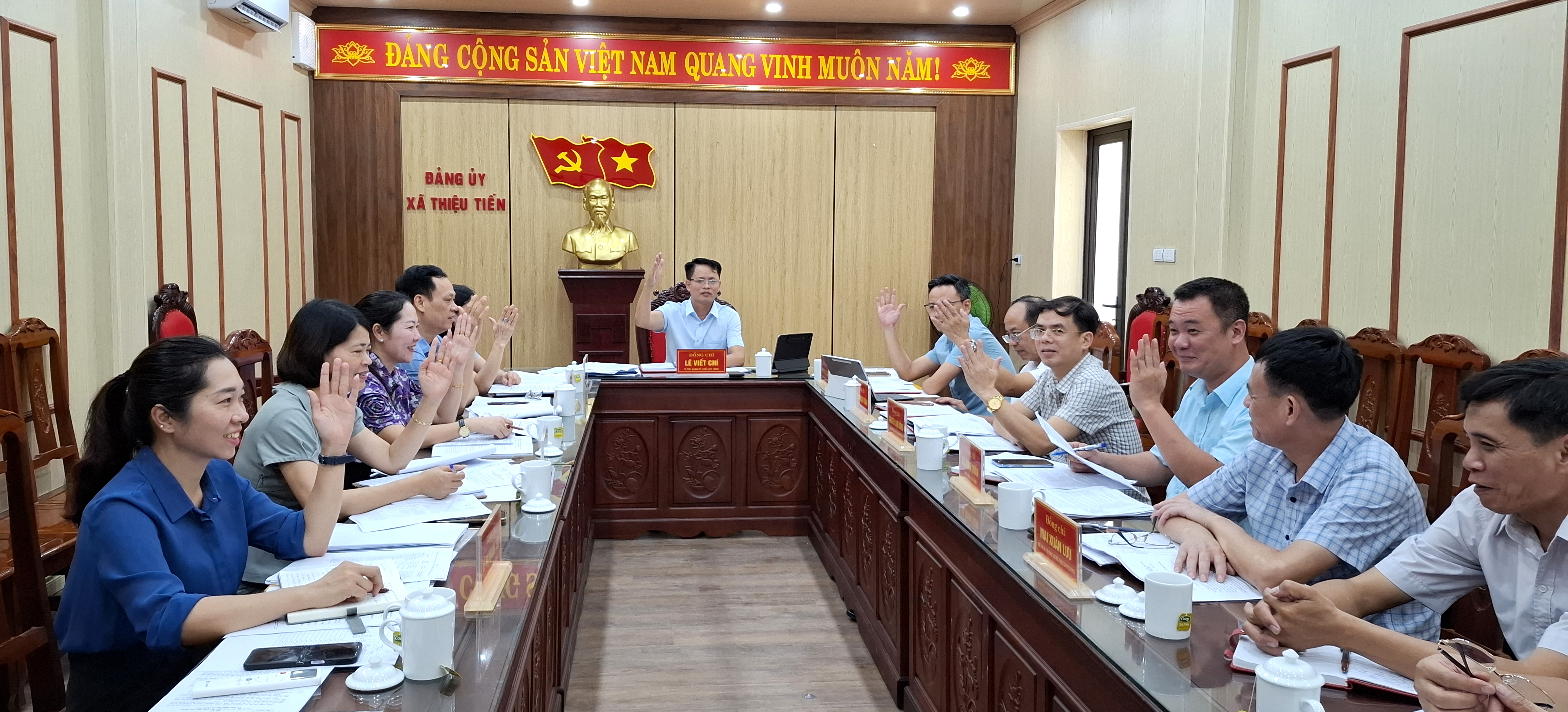 Ban Thường vụ Đảng ủy xã Thiệu Tiến cho ý kiến vào quy chế làm việc của UBKT và phương án thu ngân sách năm 2025