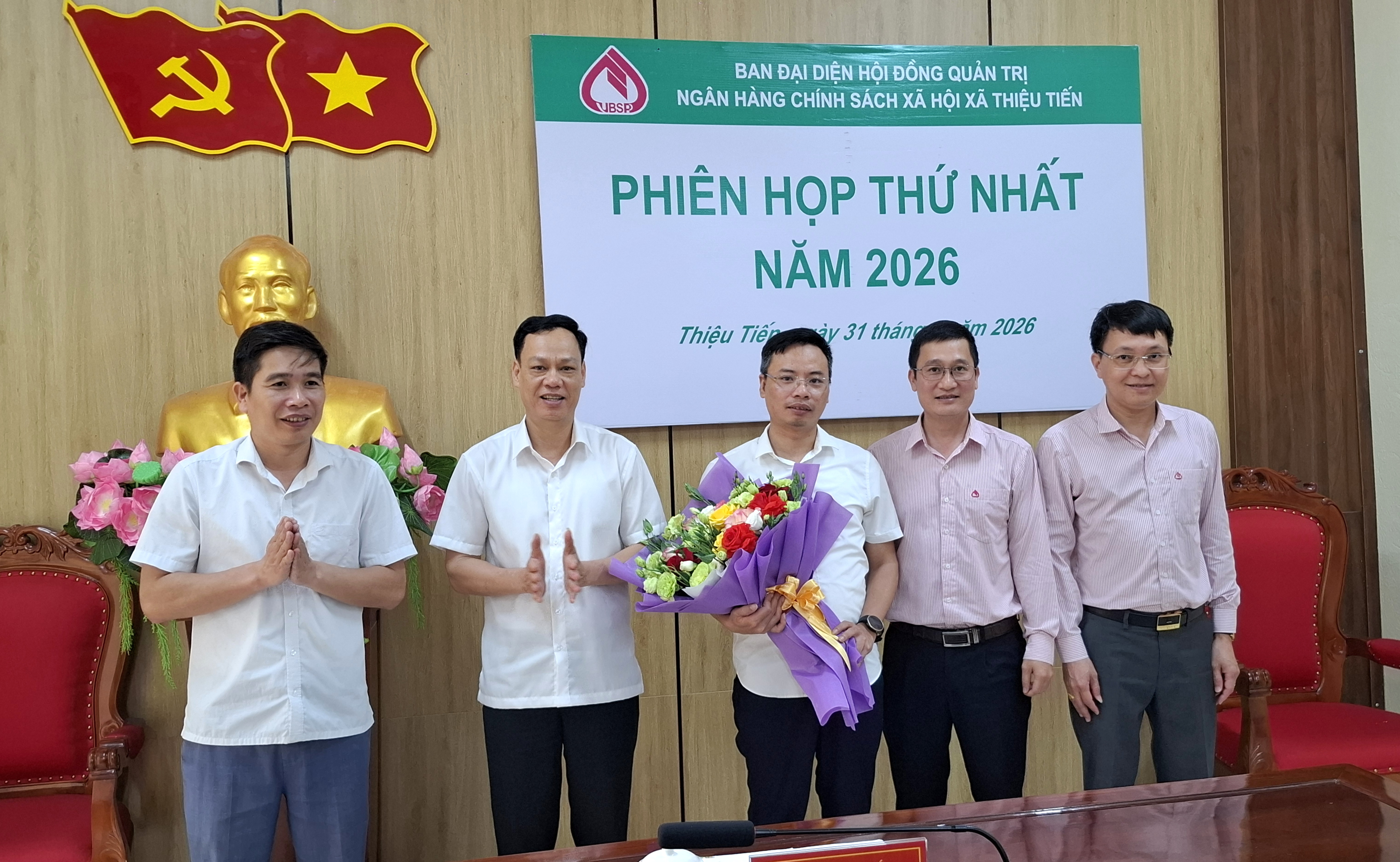 BAN ĐẠI DIỆN NGÂN HÀNG CHÍNH SÁCH XÃ HỘI XÃ THIỆU TIẾN TỔ CHỨC PHIÊN HỌP THỨ NHẤT
