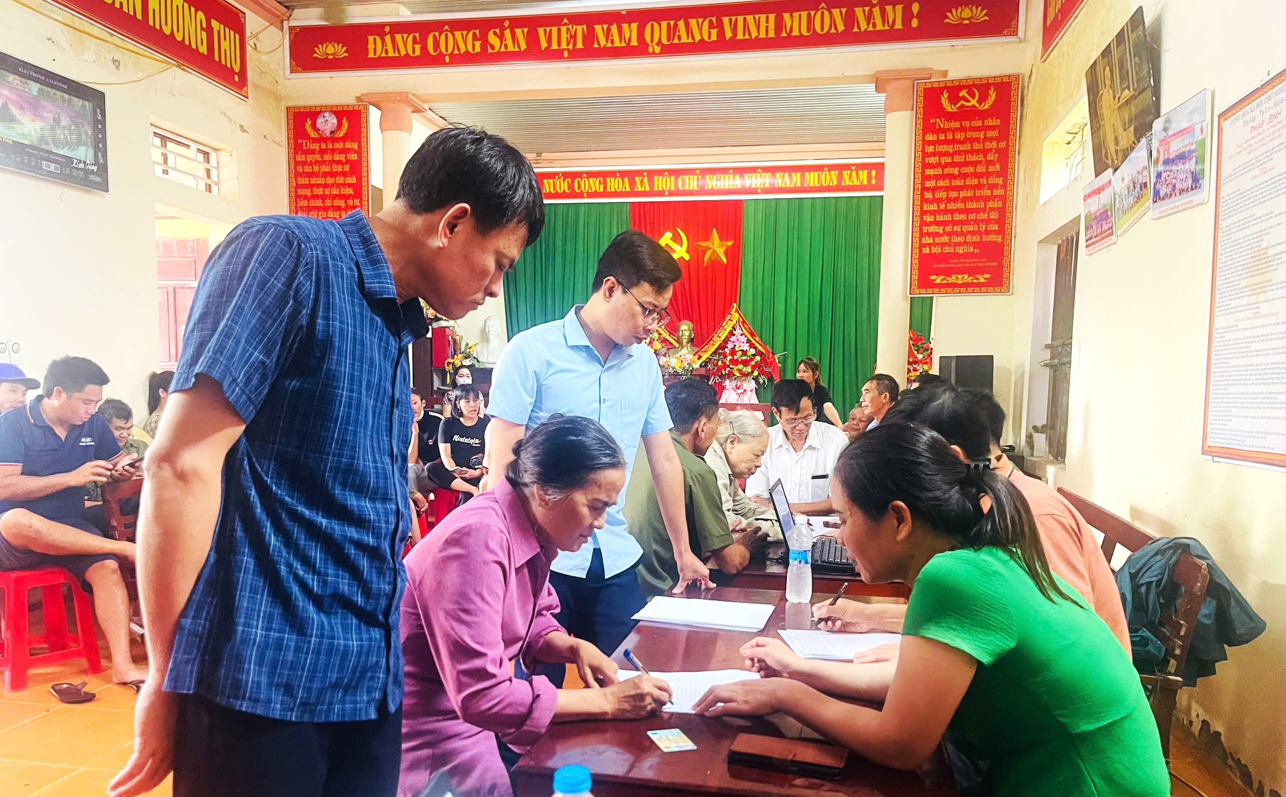 Xã Thiệu Tiến hoàn thành chi trả hỗ trợ nhân dân dịp Quốc khánh 2/9