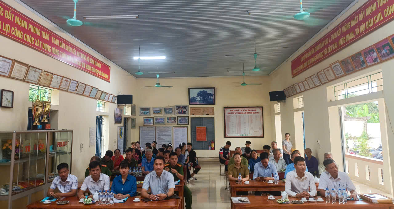 Chủ tịch UBND xã Trịnh Hà Hoàng Linh dự “Ngày hội toàn dân bảo vệ an ninh Tổ quốc” tại thôn Nhân Cao 1
