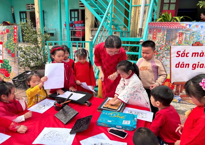 C:\Users\Administrator\Documents\tranh đông hồ 1.jpg