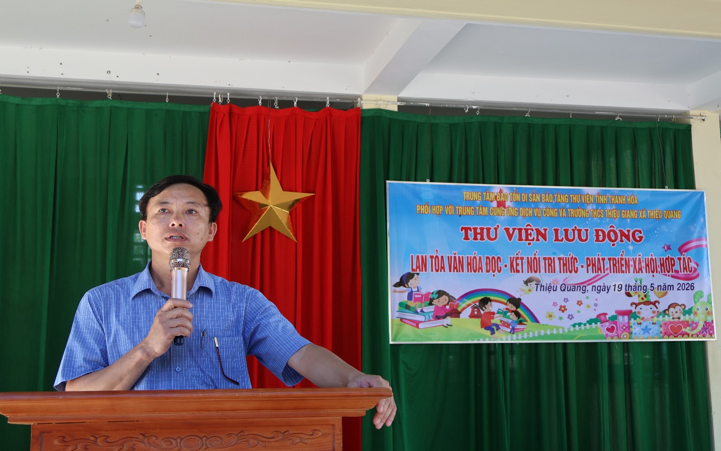 C:\Users\AdminPC01\Desktop\ảnh đọc sách lưu động\IMG_0876.JPG