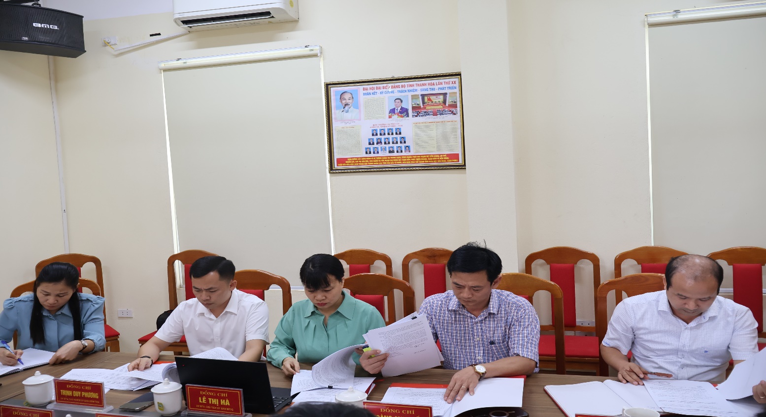 C:\Users\PC\Desktop\Hội nghị BTV chiều 10.6\IMG_1855.JPG
