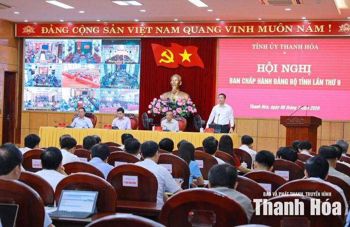 Phó Bí thư Thường trực Tỉnh ủy Nguyễn Hồng Phong điều hành thảo luận.