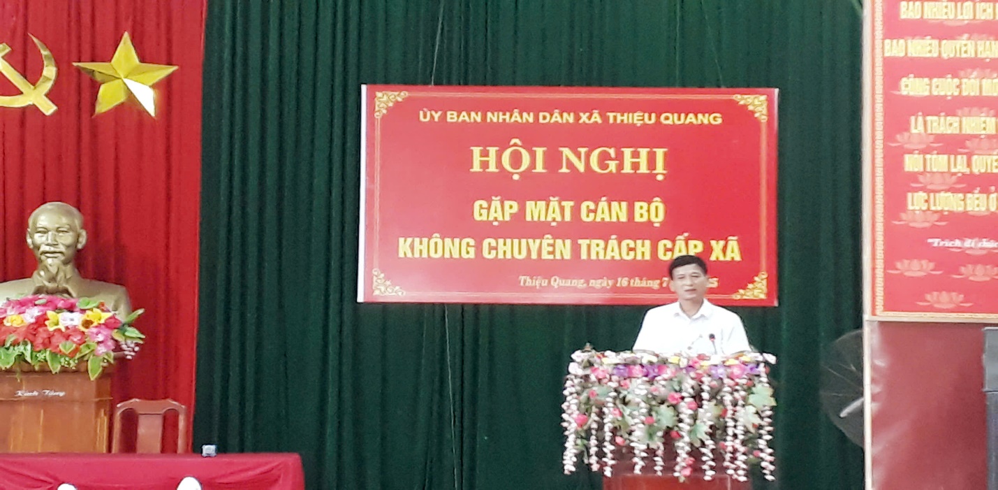 C:\Users\AdminPC01\Desktop\ảnh  họp bch đu 16.7.2025\ảnh gặp mặt cán bo khong chuyen trách\gen-h-z6810587312693_172dc4024722d908e1c80b944cbfe803.jpg