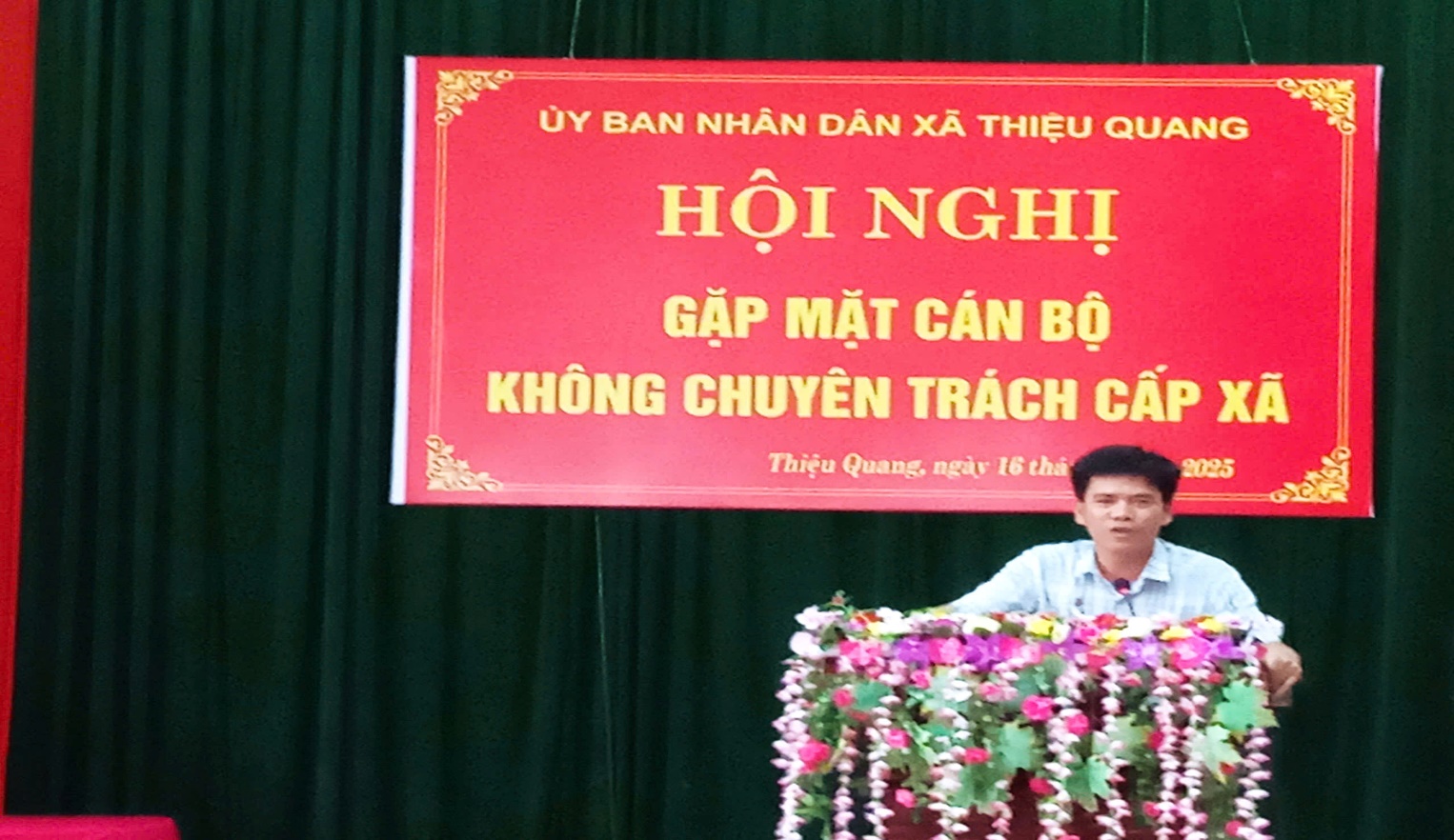 C:\Users\AdminPC01\Desktop\ảnh  họp bch đu 16.7.2025\ảnh gặp mặt cán bo khong chuyen trách\gen-h-z6810587855165_df47a3063affc184f9b073f8ee08f025.jpg