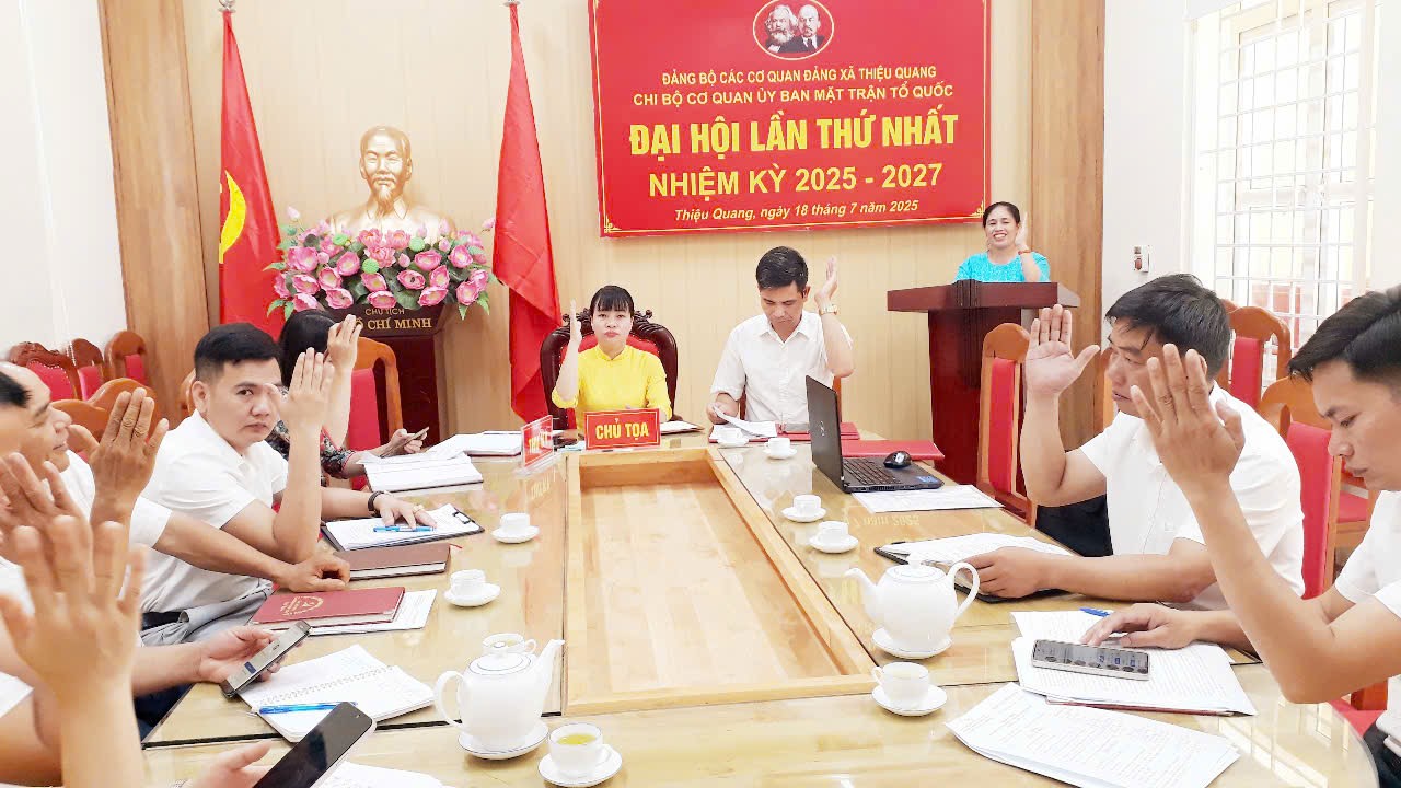 E:\TTCUDUC\ảnh đưa tin năm 2025\ĐH chi bộ UBMTTQ xã 18.7.2025\gen-n-z6816212567421_7266d4d2b301d93a5e2a12f254e86b82.jpg