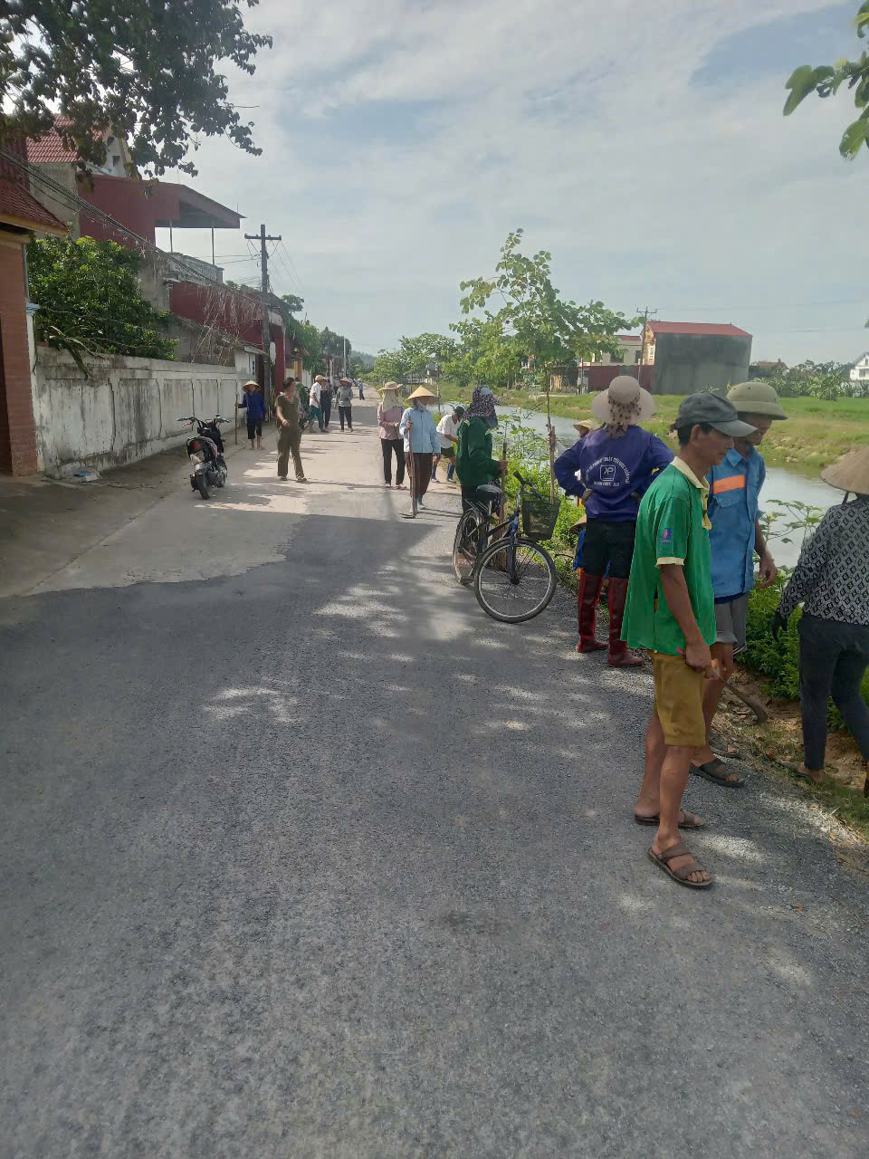 E:\TTCUDUC\ảnh đưa tin năm 2025\Sáng 19.7.2025 dọn vệ sinh\5.jpg