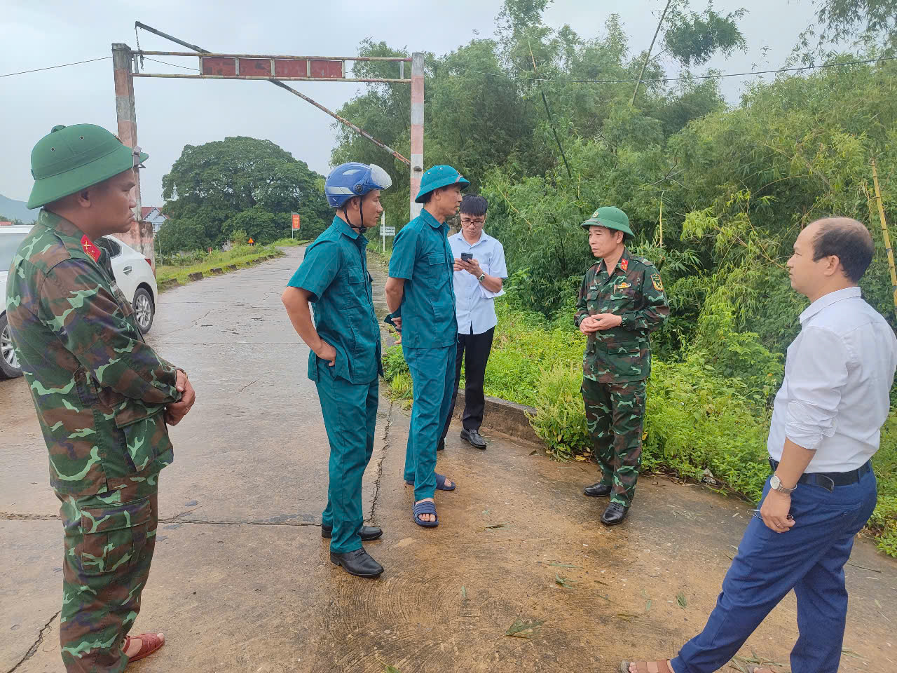 E:\TTCUDUC\ảnh đưa tin năm 2025\21.7.2025 ảnh thăm lụt bảo\gen-h-z6825566772533_de48d94a2114e4d4e2f406cac72a8d9f.jpg