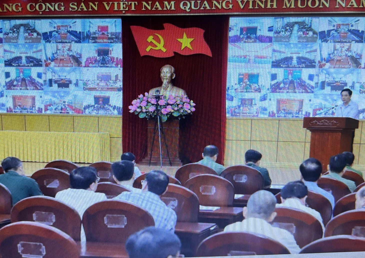 E:\TTCUDUC\ảnh đưa tin năm 2025\HN Trực tuyến sau bão 23.7.2025\gen-h-z6832964146436_0dc57c7d6876079b6ddb812e89a0a4e4.jpg